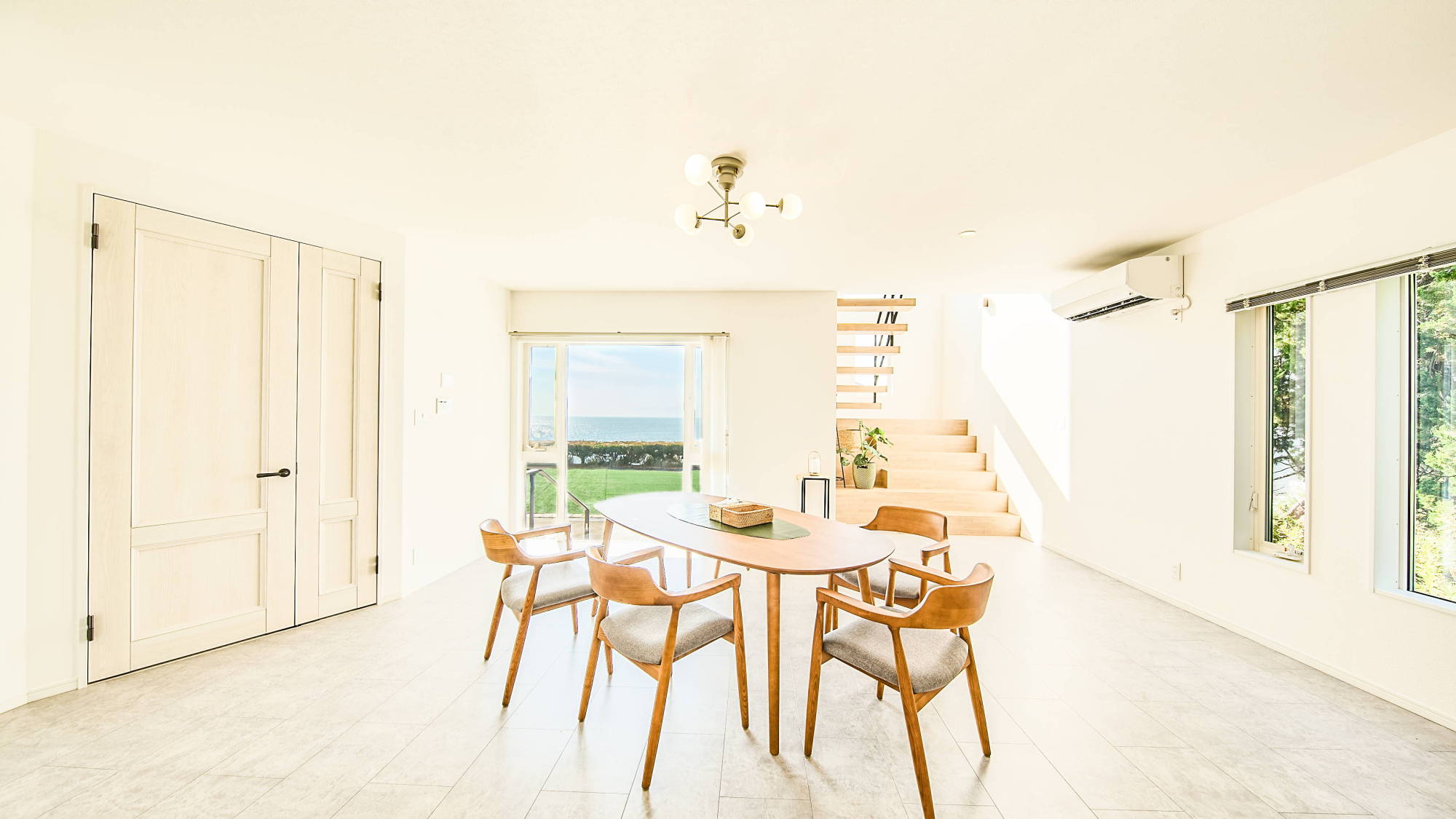 リビングダイニング