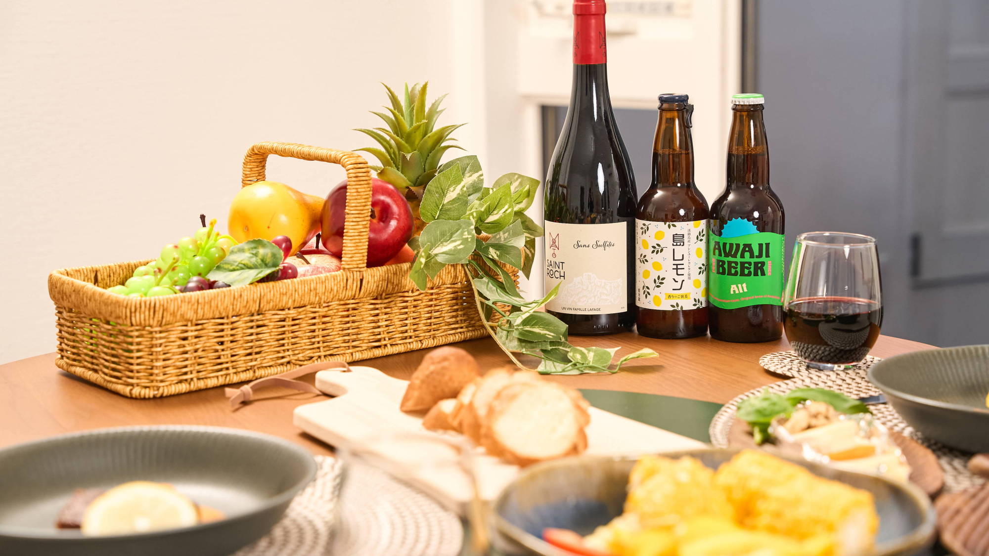  リビングダイニング