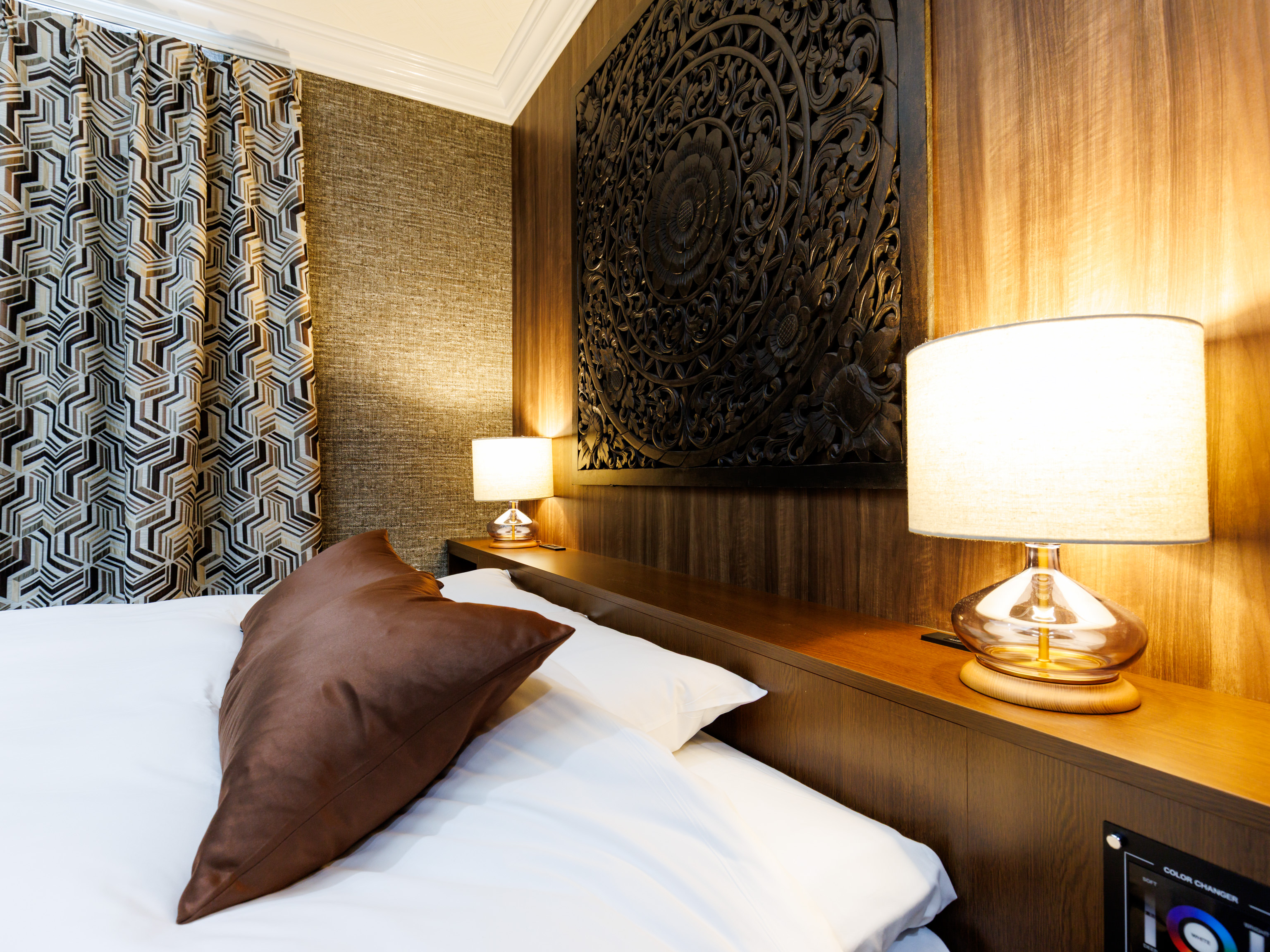 【禁煙】デラックスダブル(カラオケ・ソファー付)