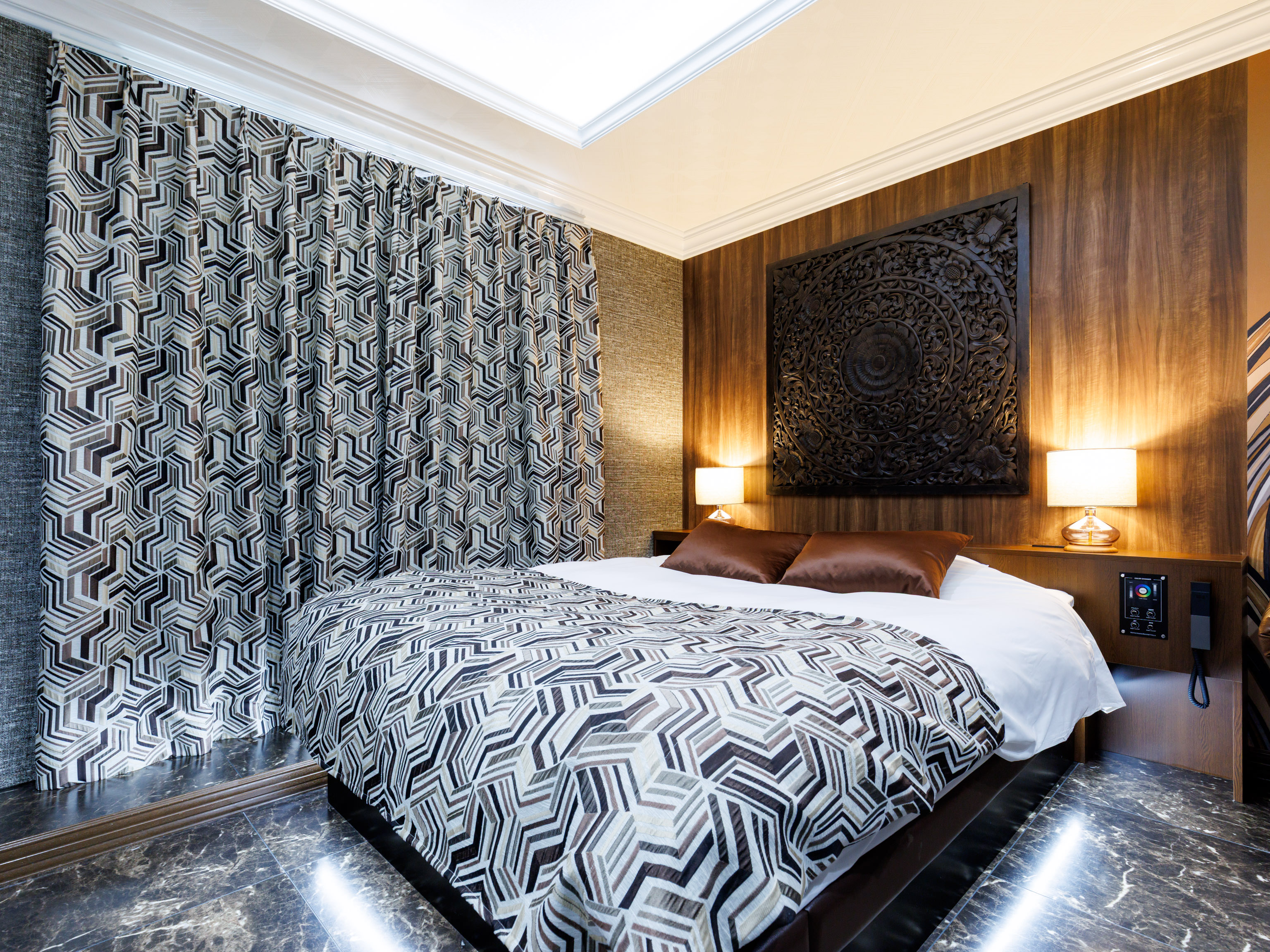 【禁煙】デラックスダブル(カラオケ・ソファー付)