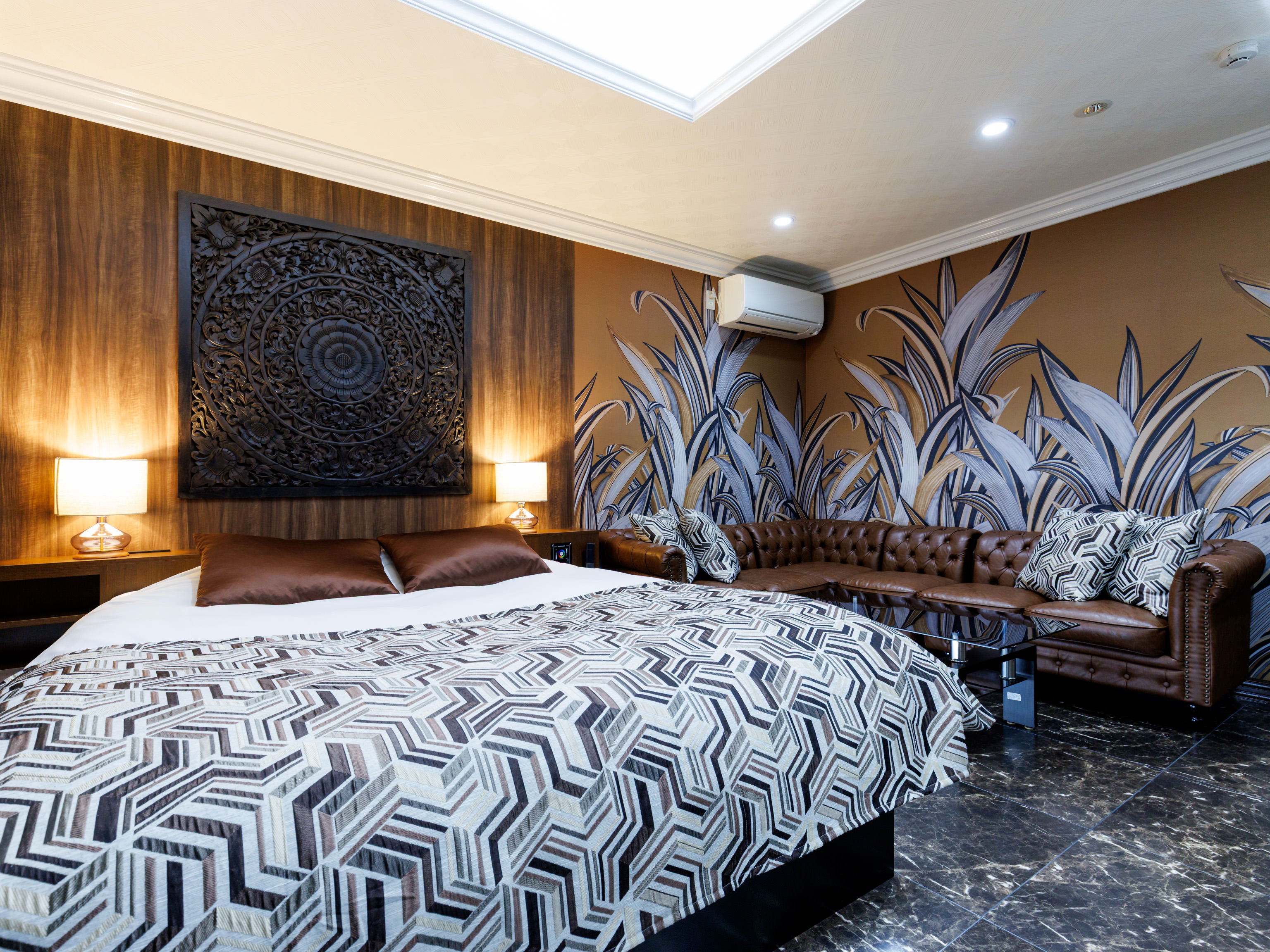 【禁煙】デラックスダブル(カラオケ・ソファー付)