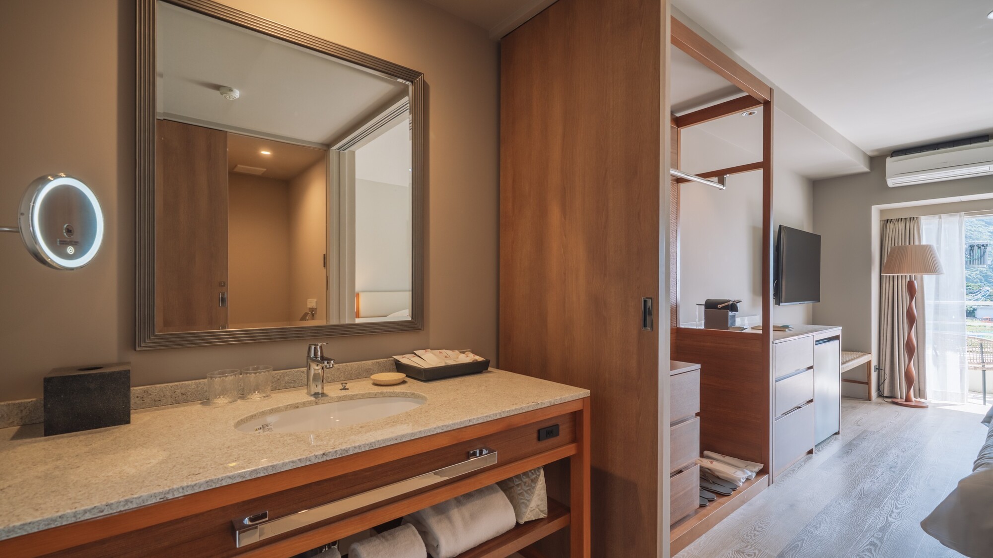 客室_コンフォートキング_ACK_R205