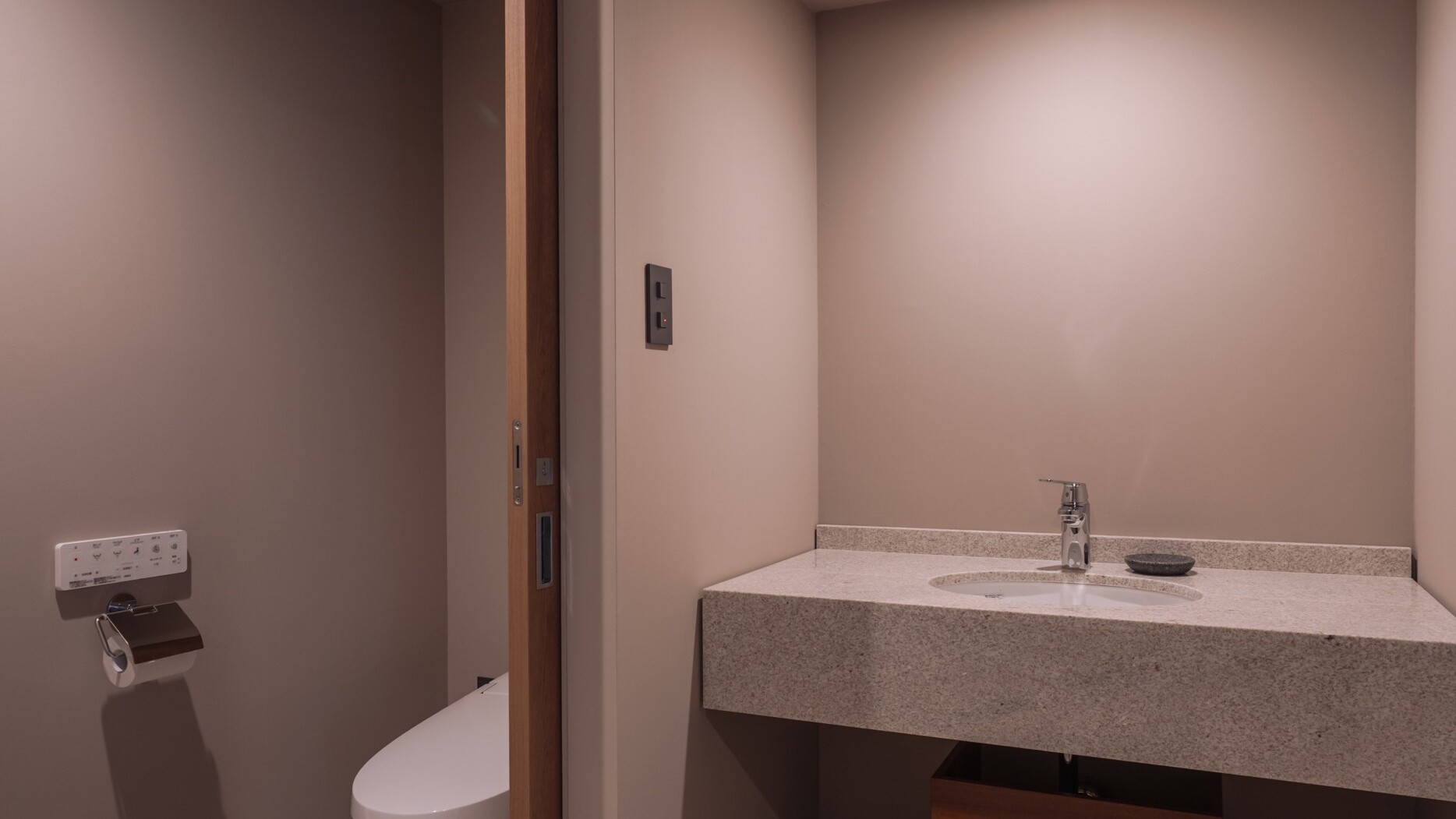 客室_アカスイート2ベッドルーム_A2B_R401