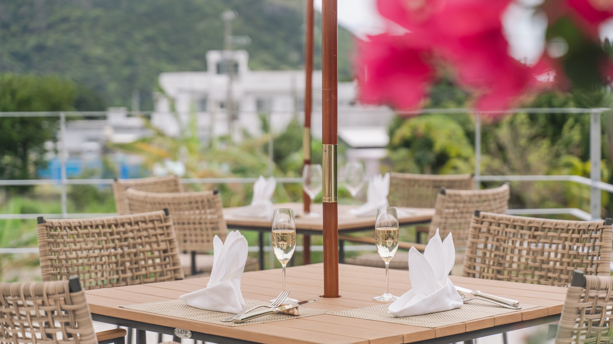 レセプション＆レストラン