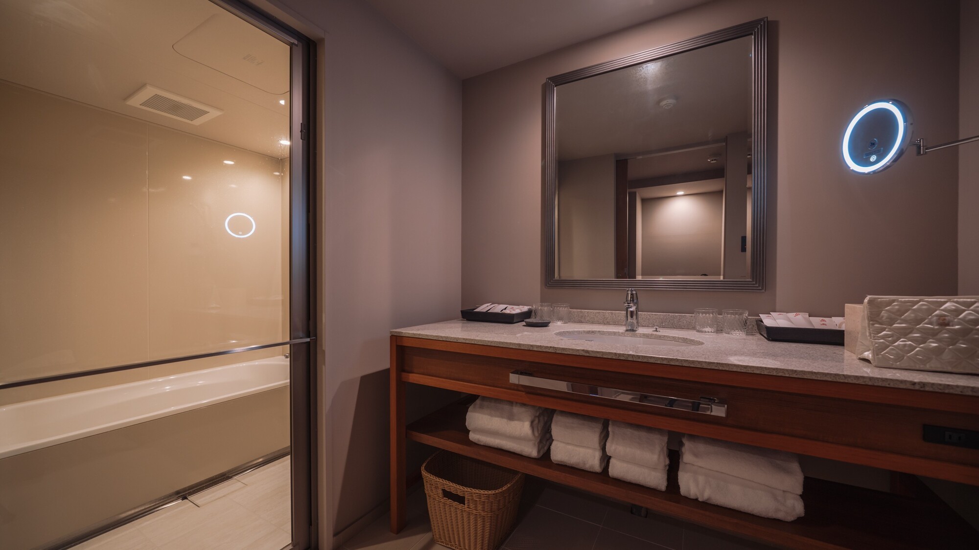 客室_アカスイート2ベッドルーム_A2B_R401