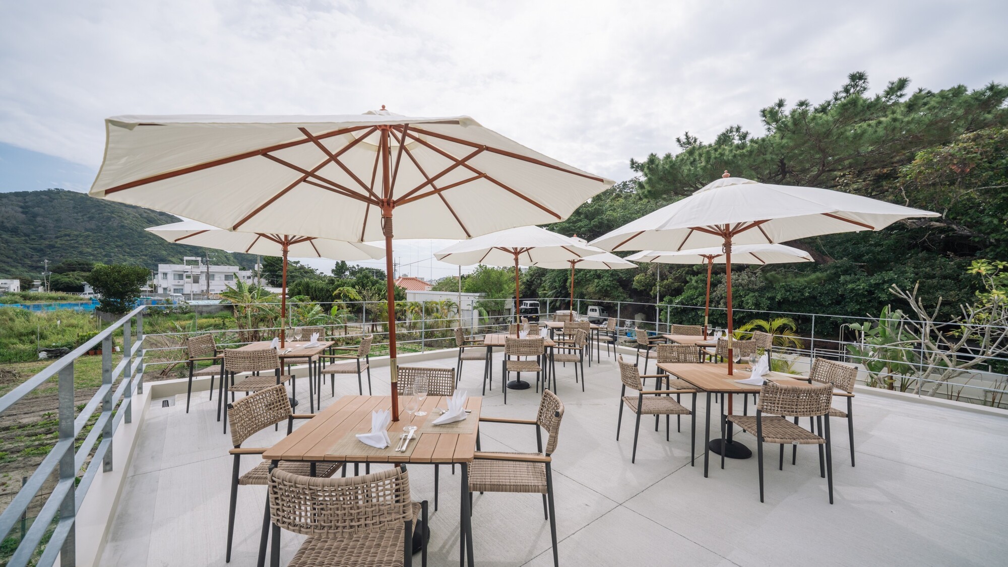 レセプション＆レストラン