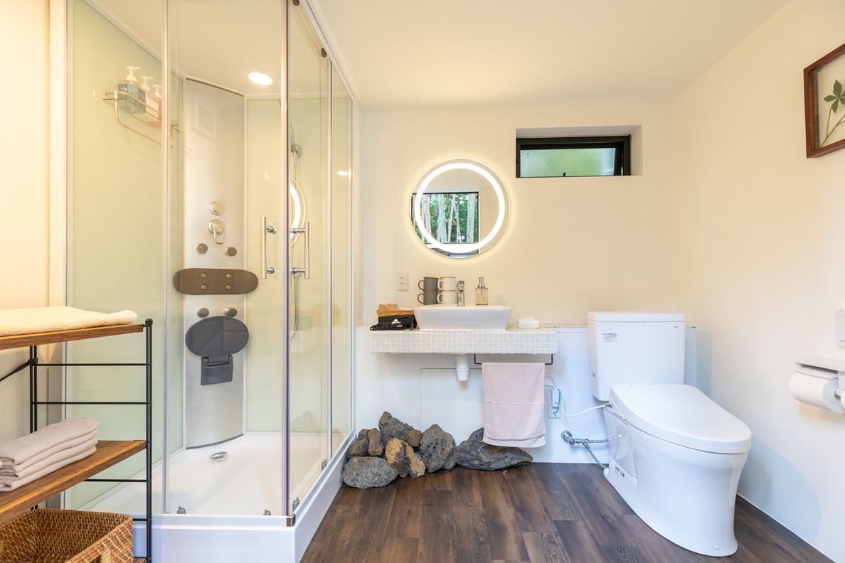 専用シャワー棟・トイレ棟