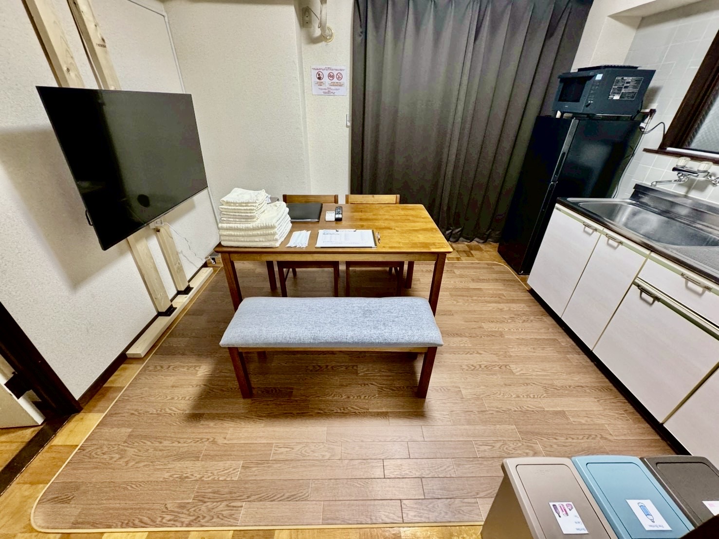 ダイニング　５０インチスマートテレビ