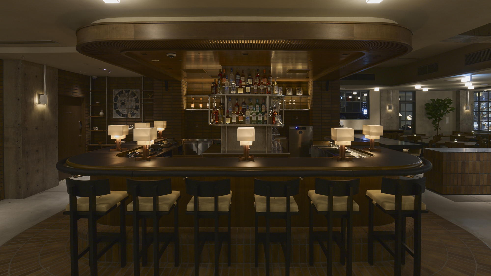 レセプション機能とバーが融合した新しい「レセプションバーカウンター」