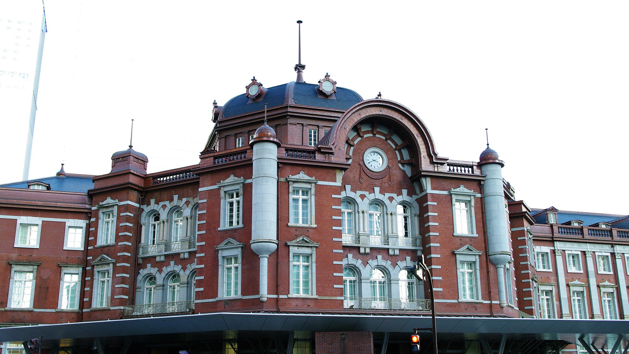 周辺観光｜東京駅（公共交通機関で約25分）