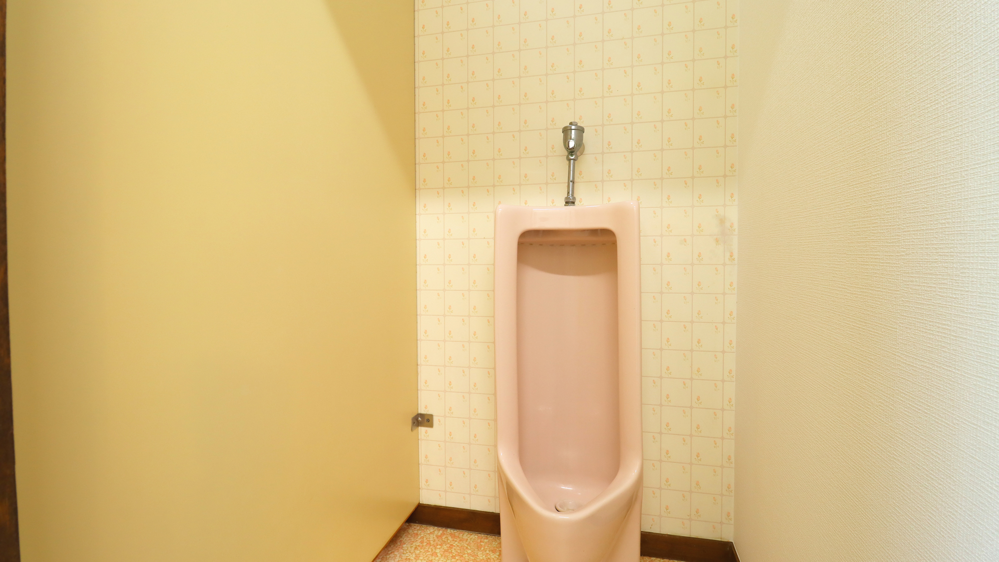 【バードスイングホーム】清潔感のある、落ち着いたトイレ空間
