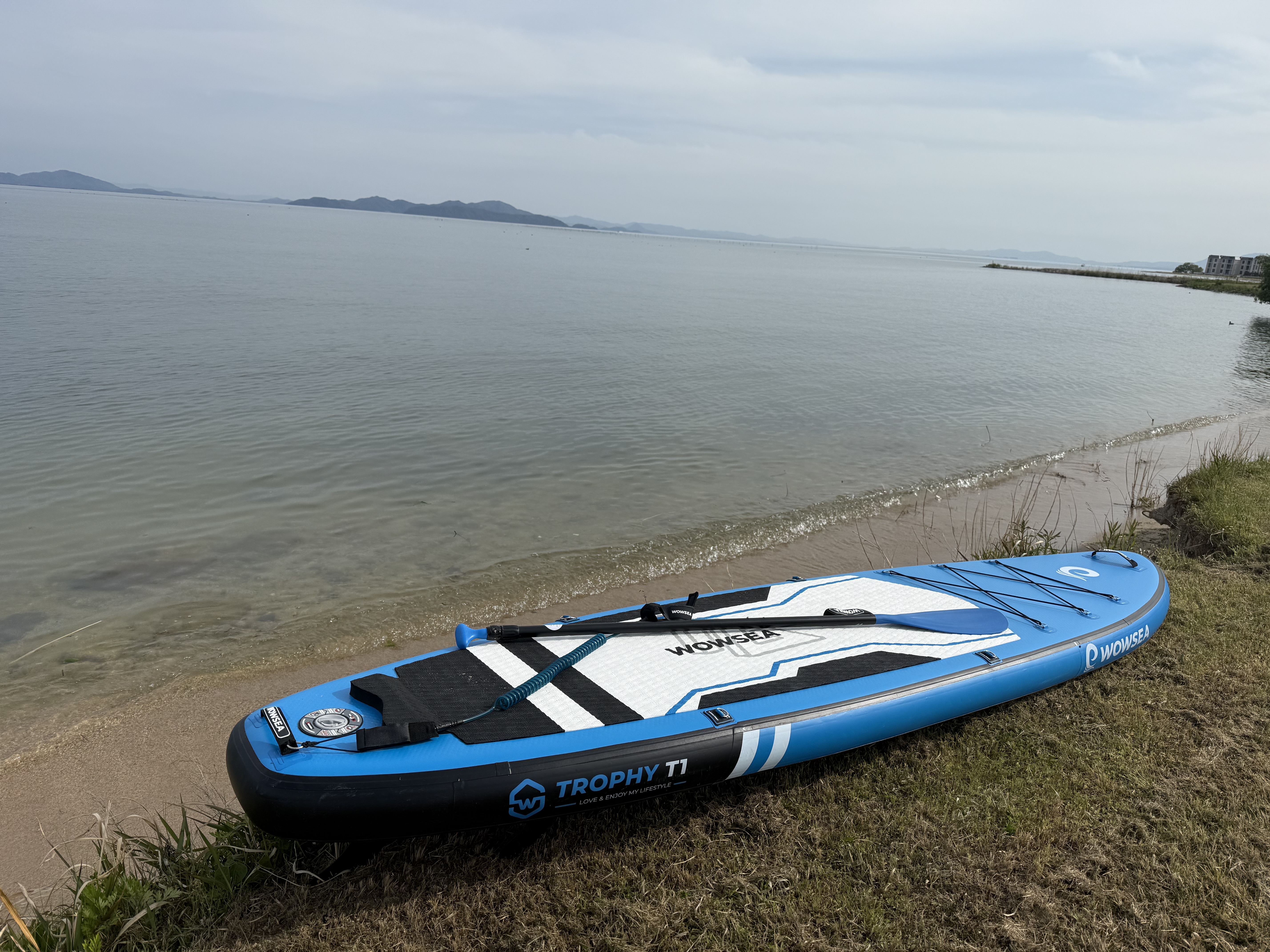 目の前の琵琶湖でSUPをお楽しみ頂けます。