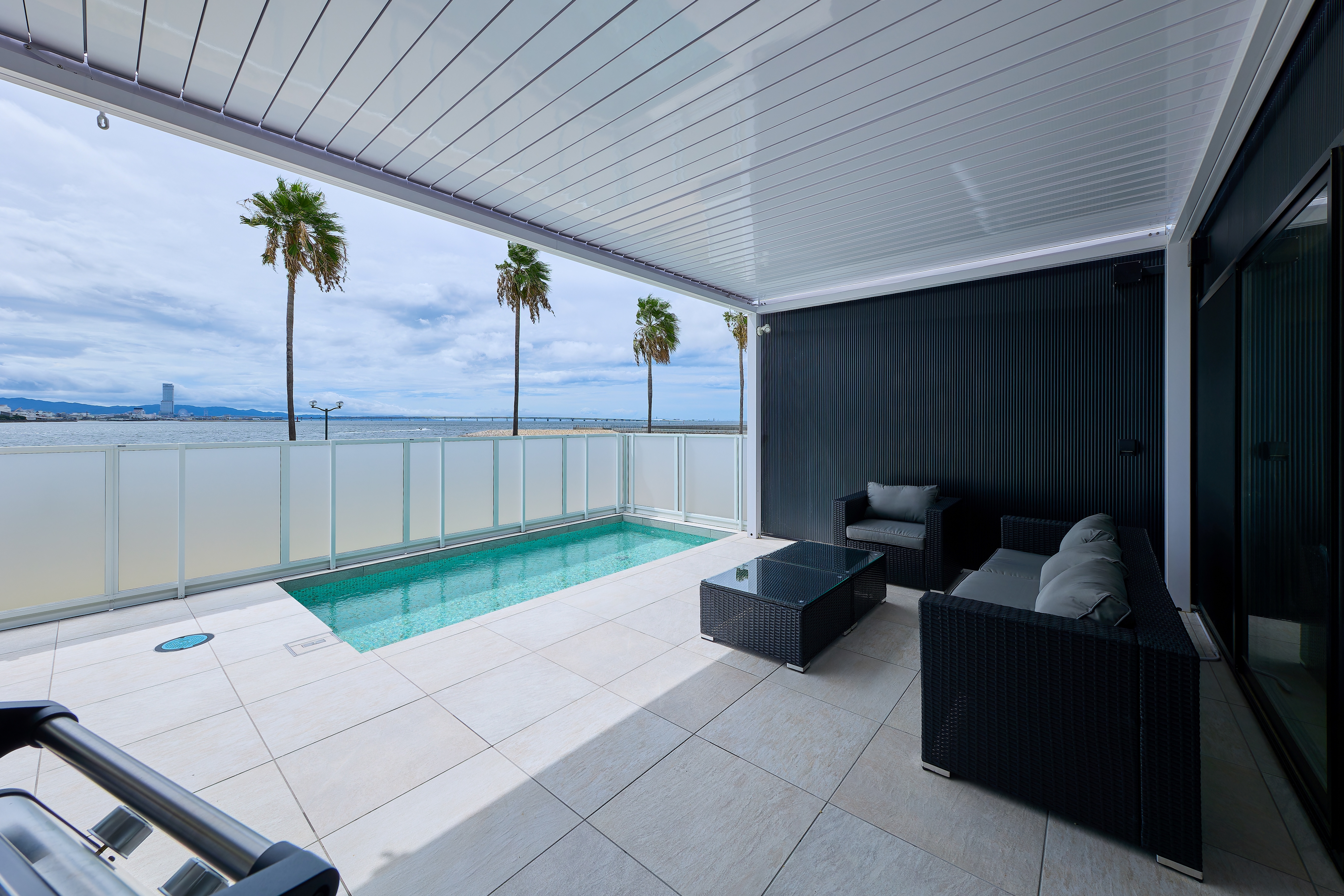 オーシャンフロントテラス