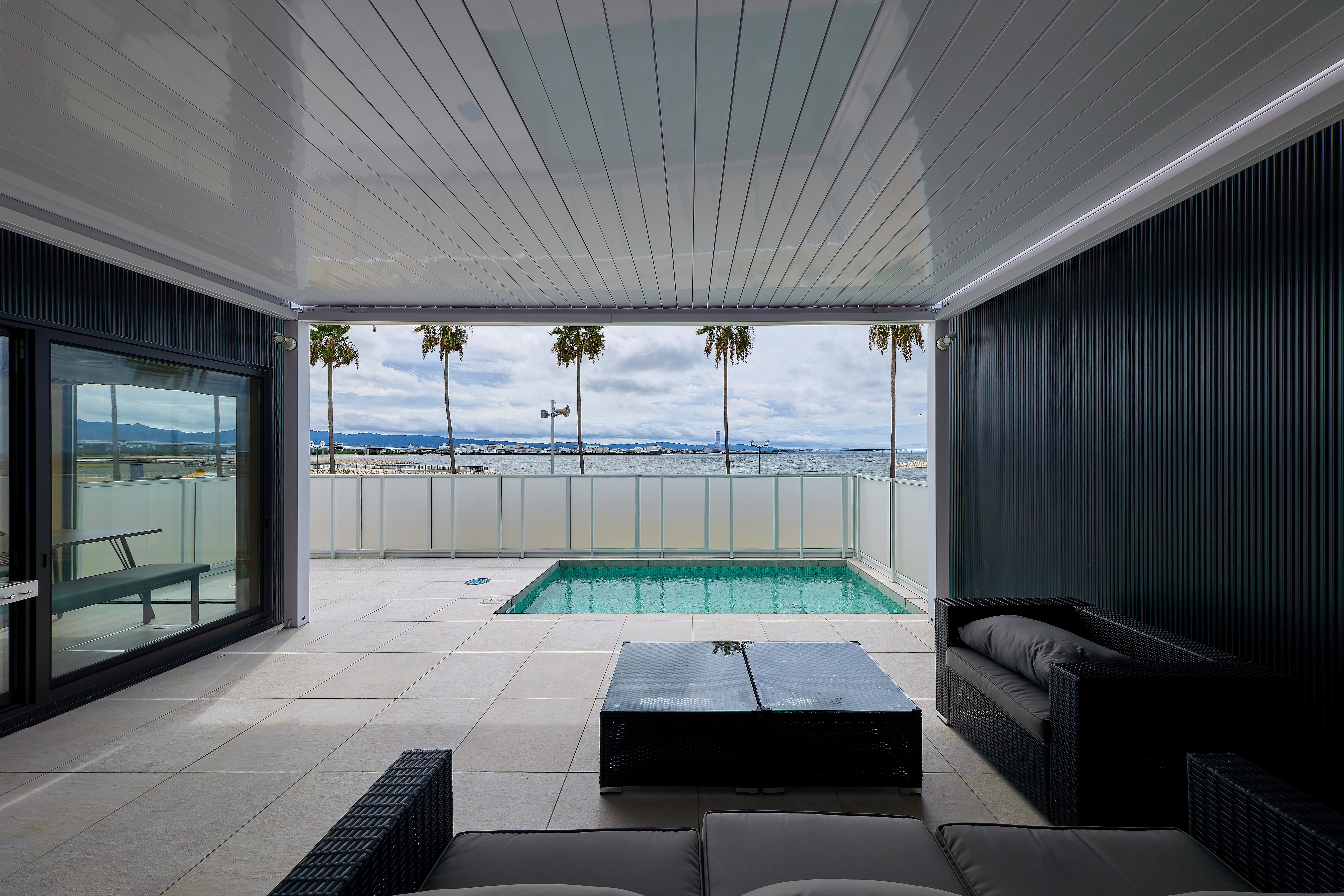 オーシャンフロントテラス