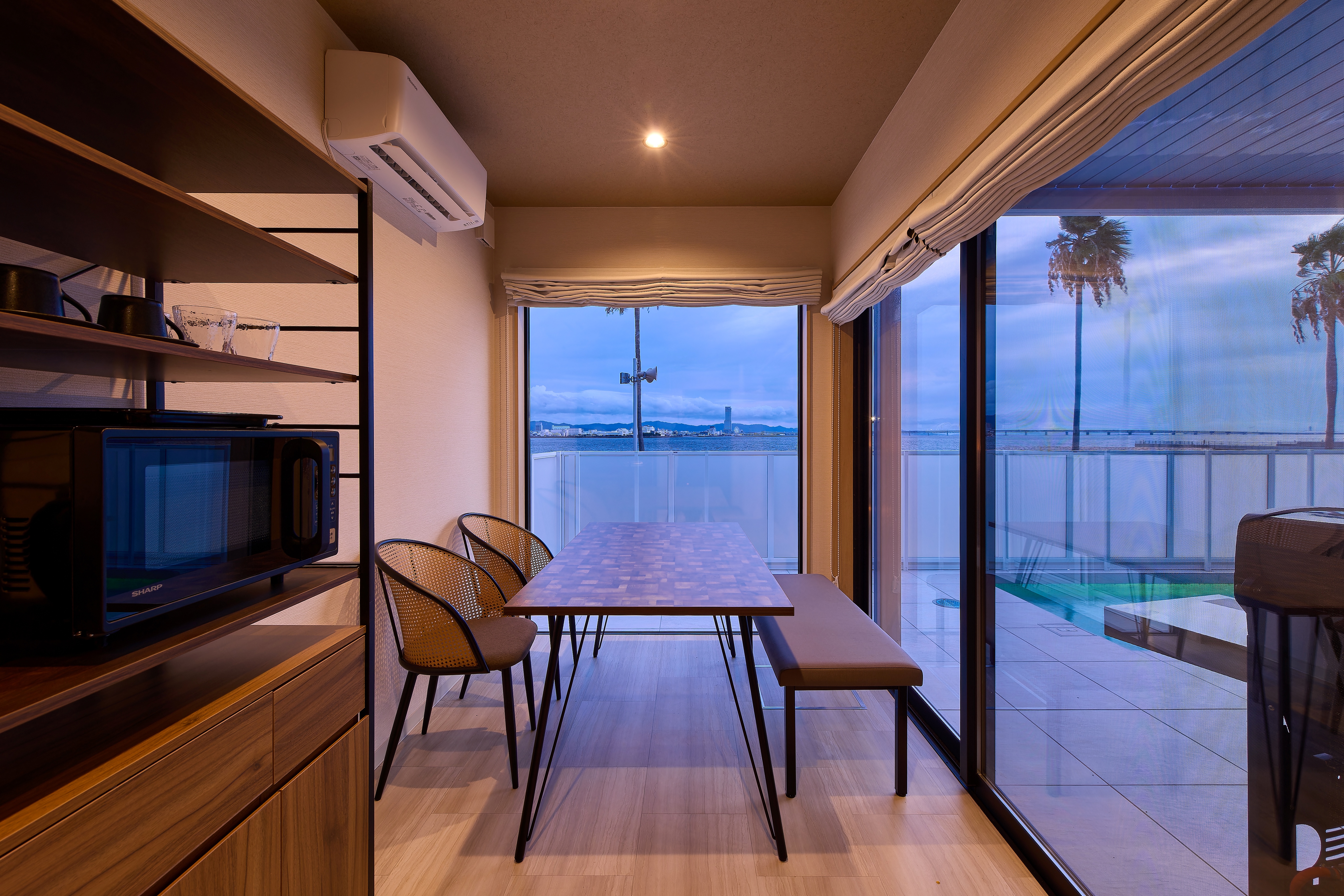 オーシャンガーデンダイニングキッチン