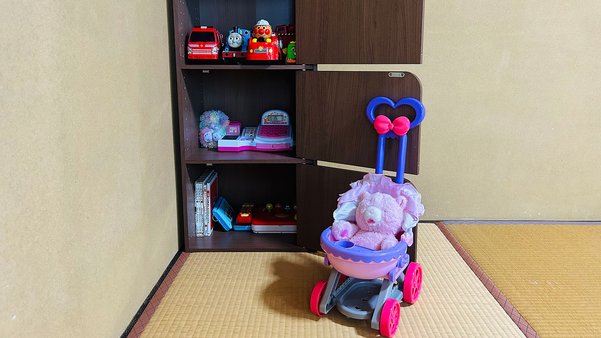 ・【キッズスペース】おもちゃを揃えたお子さま専用スペース。お楽しみたくさん遊び放題！