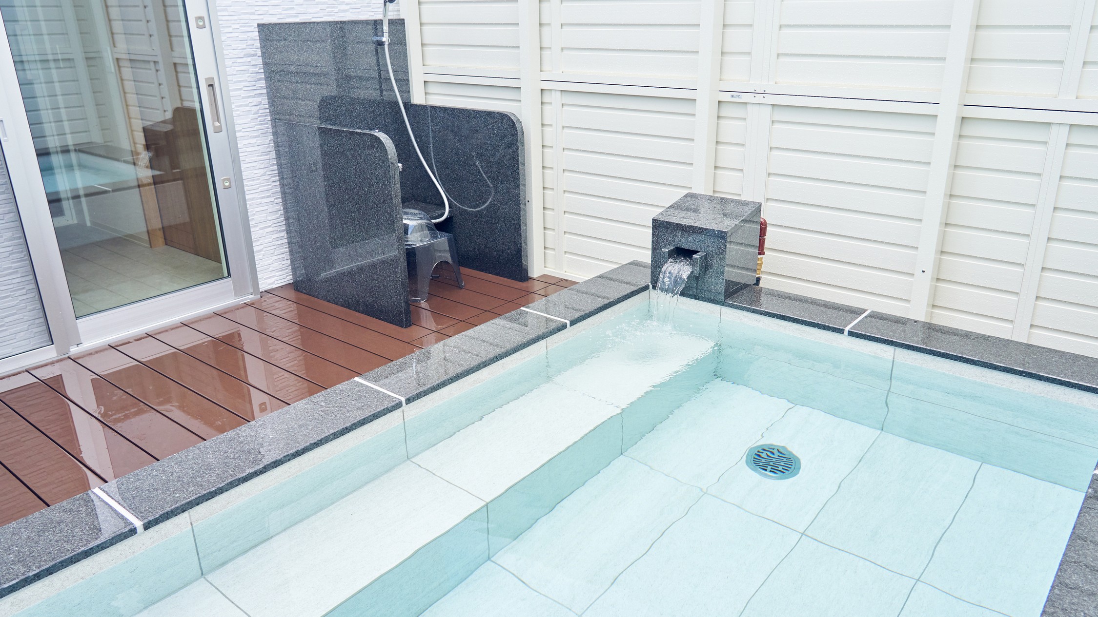 【露天風呂/プール付】Luxuryトレーラーハウス