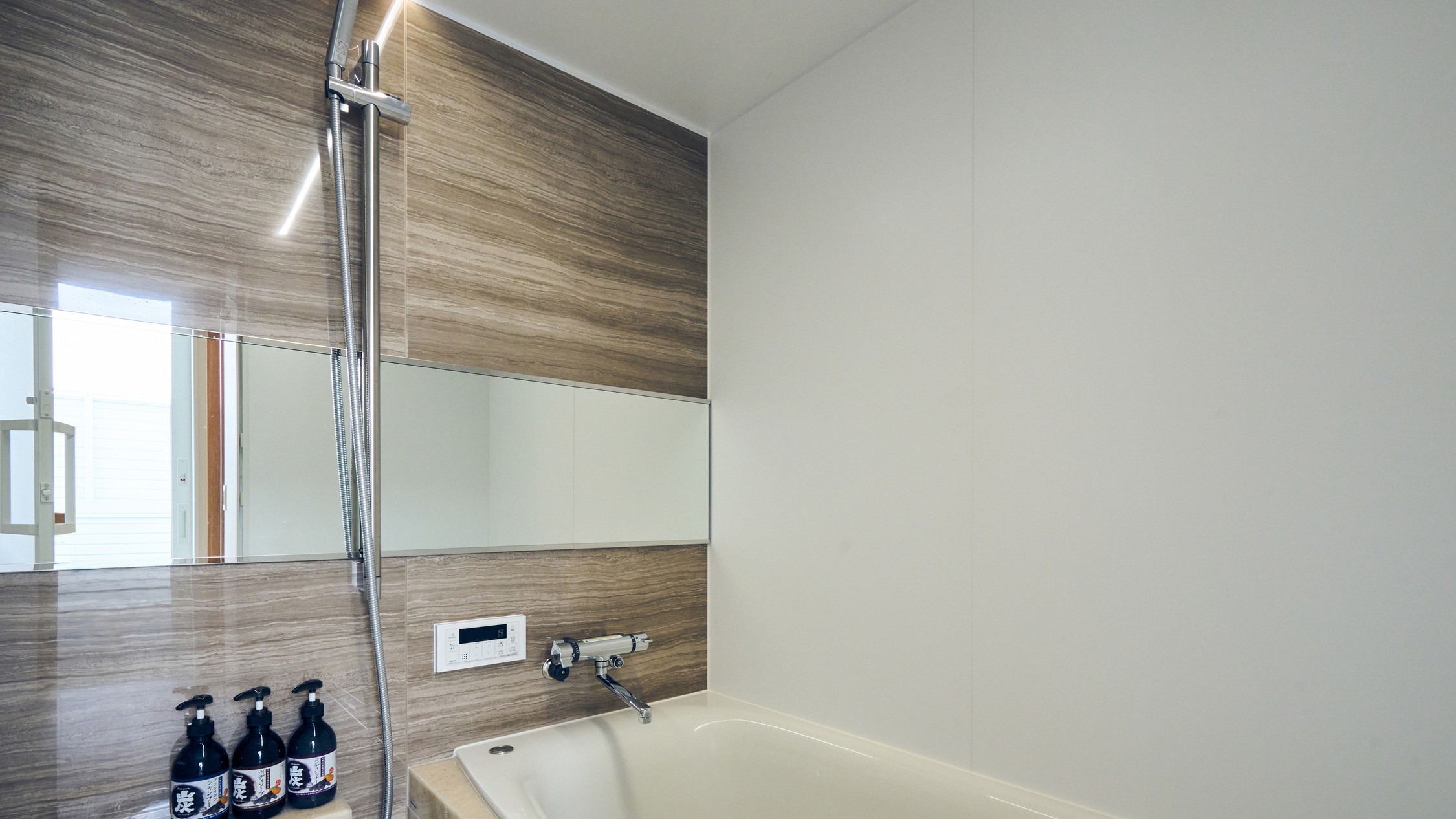 【露天風呂/プール付】Luxuryトレーラーハウス