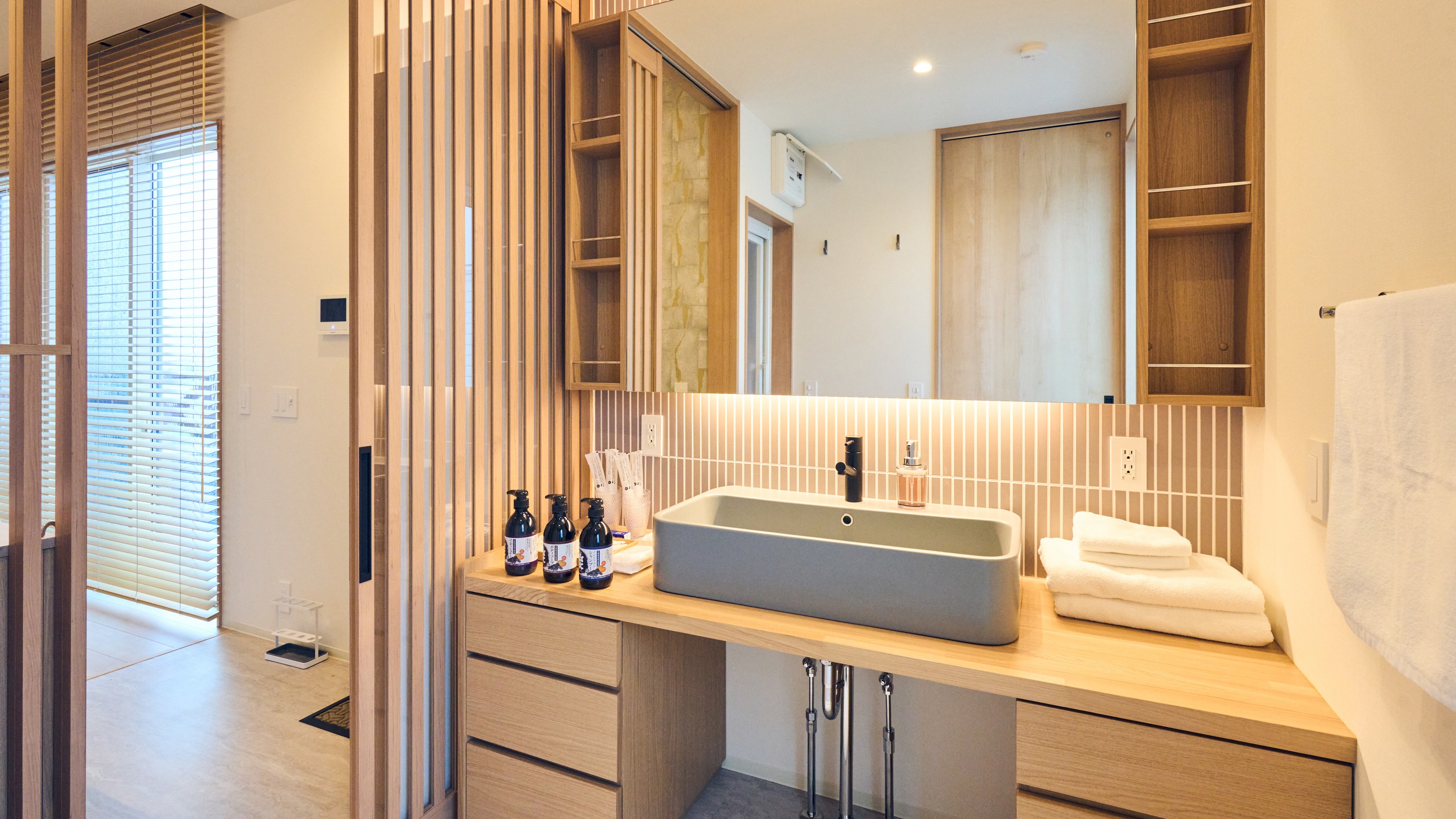 【露天風呂/プール付】Luxuryトレーラーハウス