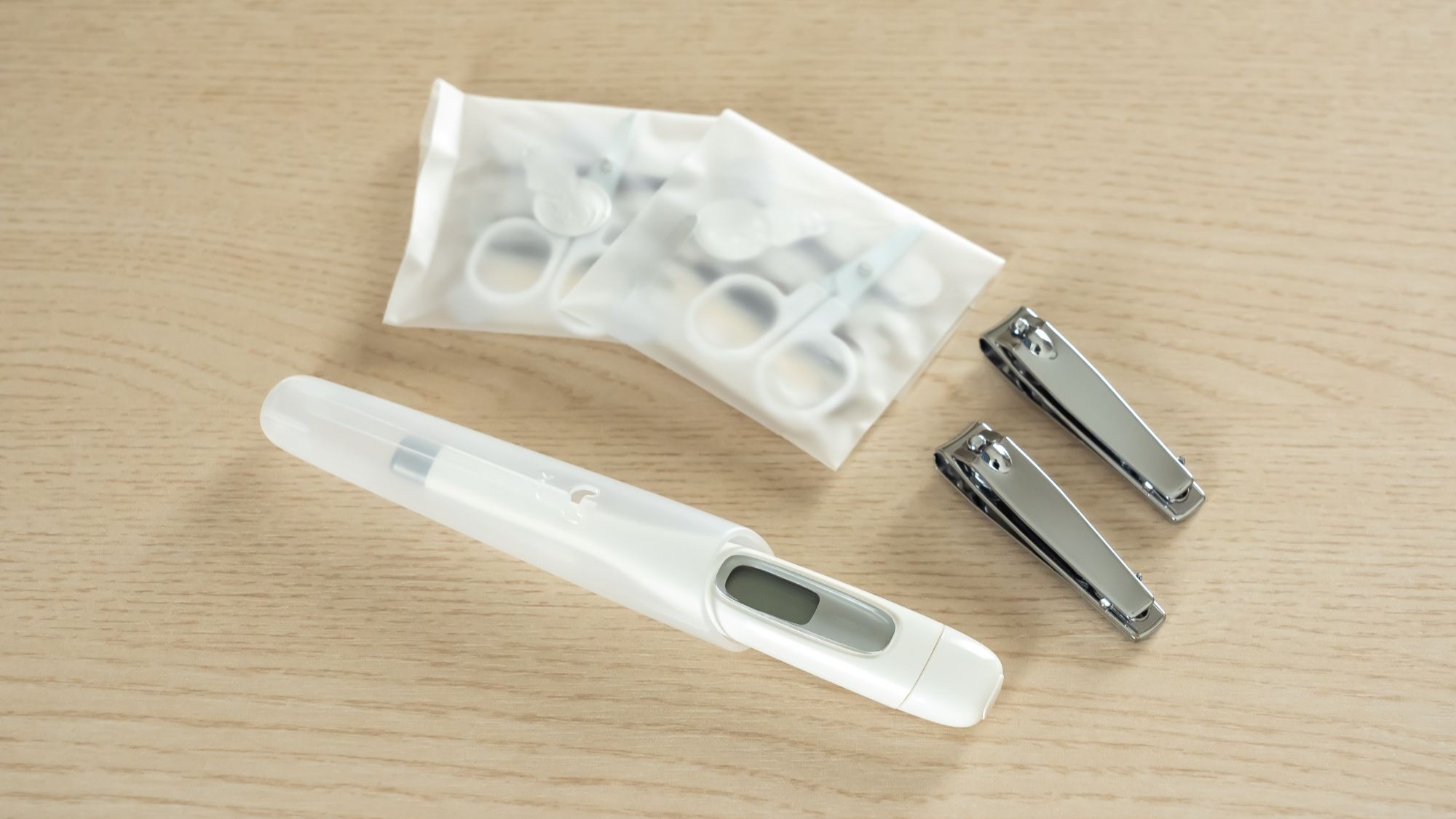 【貸出品】ソーイングセット、爪切り、体温計