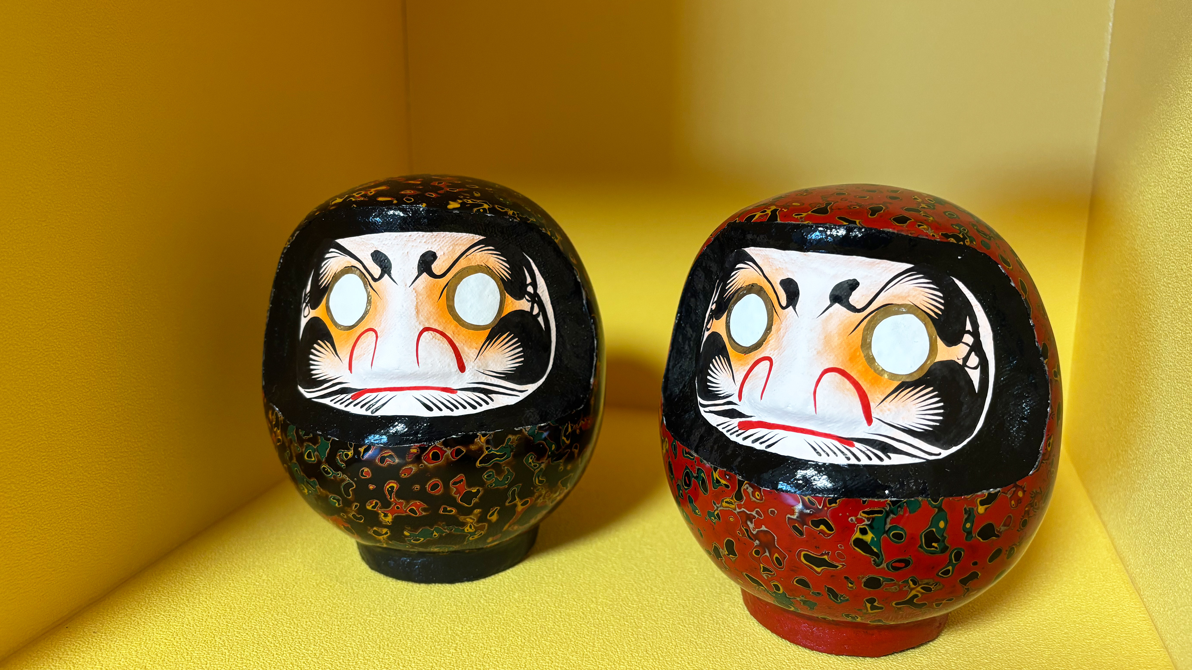 ＊伝統工芸だるま（津軽塗）