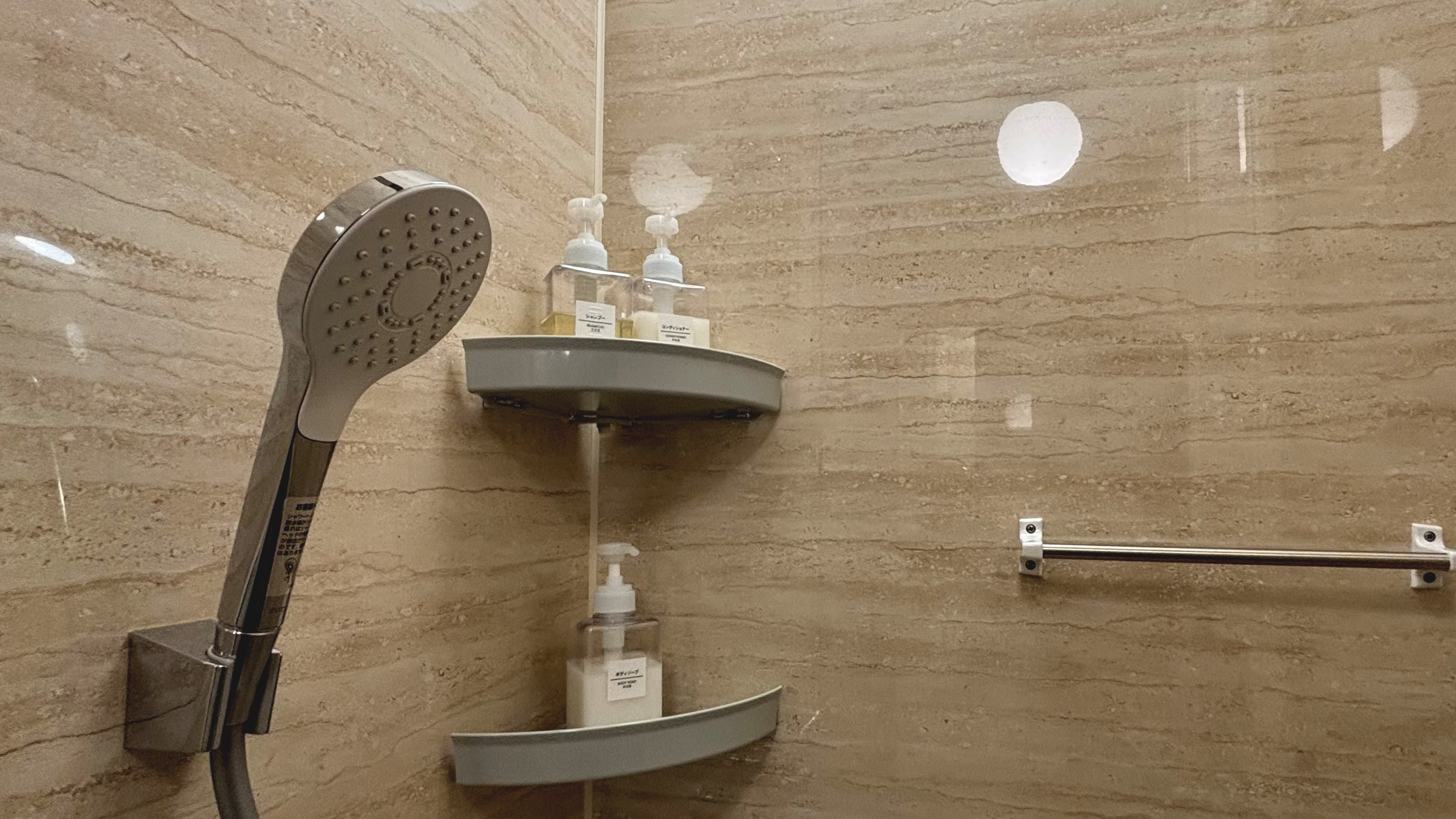 シャワーブース