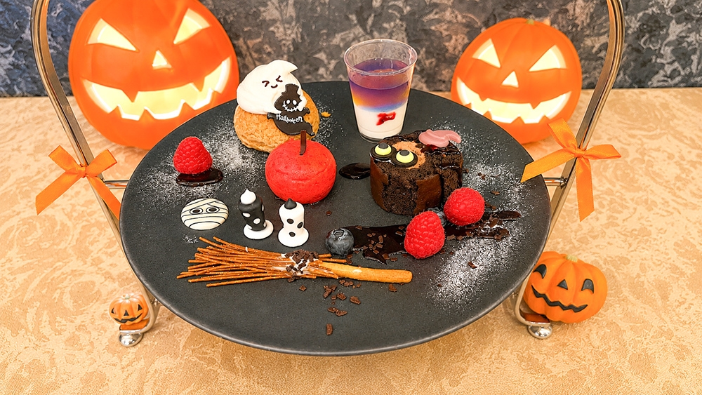 【ハロウィンプラン2026】〜期間限定スイーツをご用意〜 美肌の湯と秋の和洋会席料理を堪能