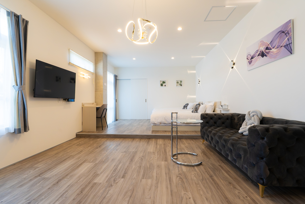 広々としたお部屋で、近隣を気にしなくて過ごせます。