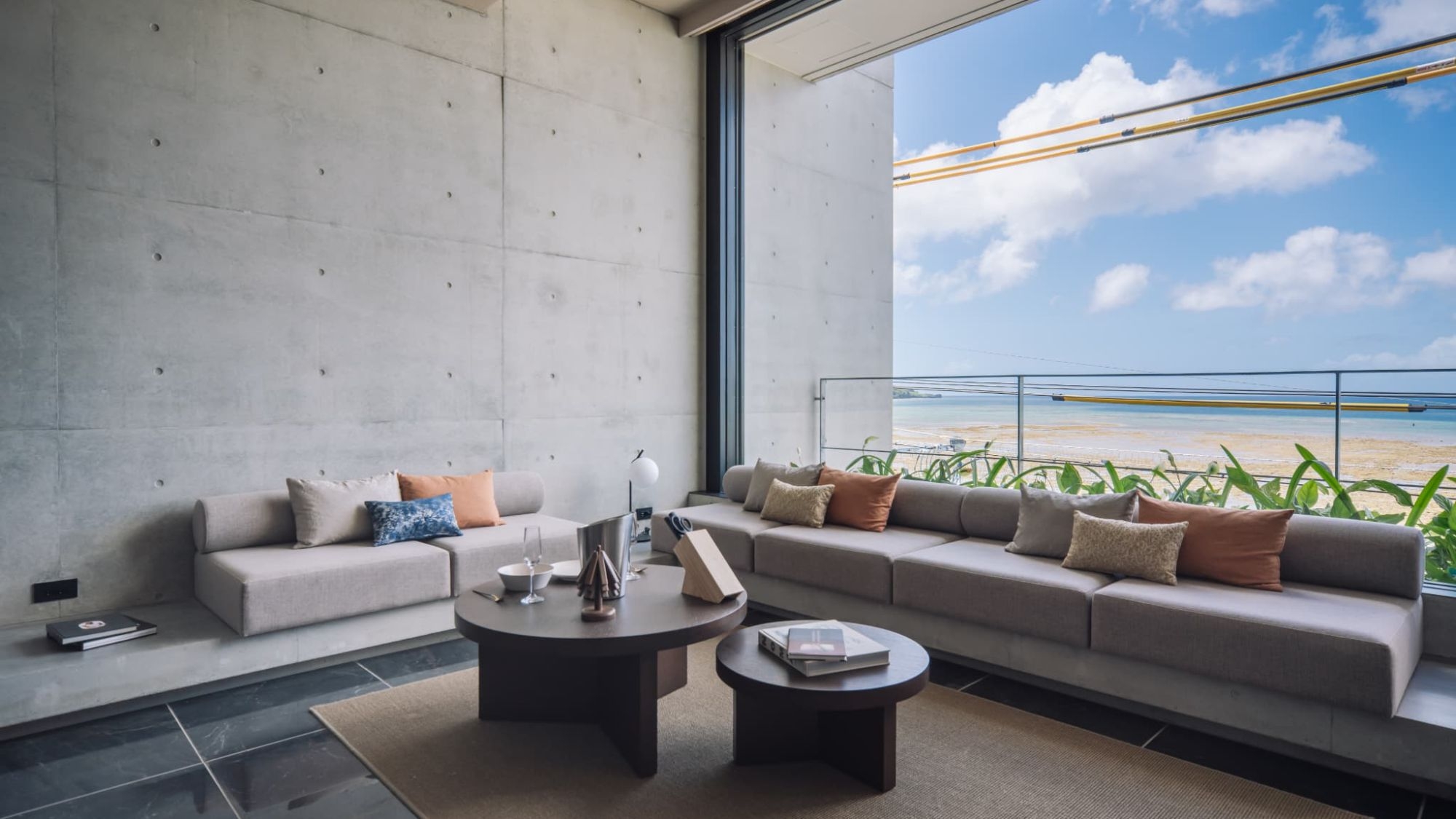 連泊｜海と風に包まれるプライベートヴィラで過ごす、ゆとりのリゾート時間【素泊まり】