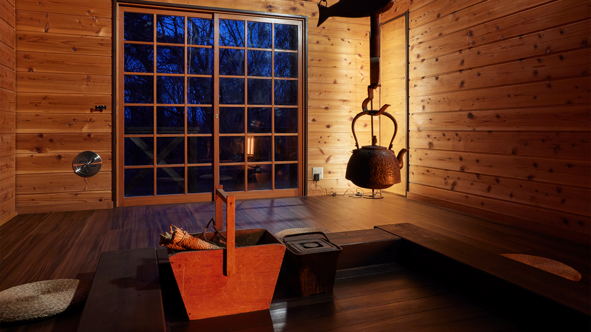 囲炉裏は実際にはご利用できません。