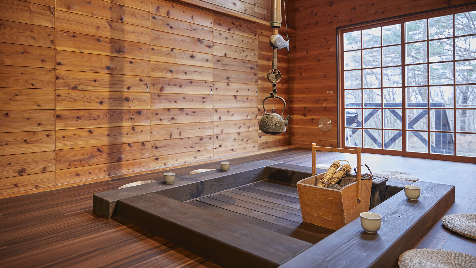 囲炉裏は実際にはご利用できません。