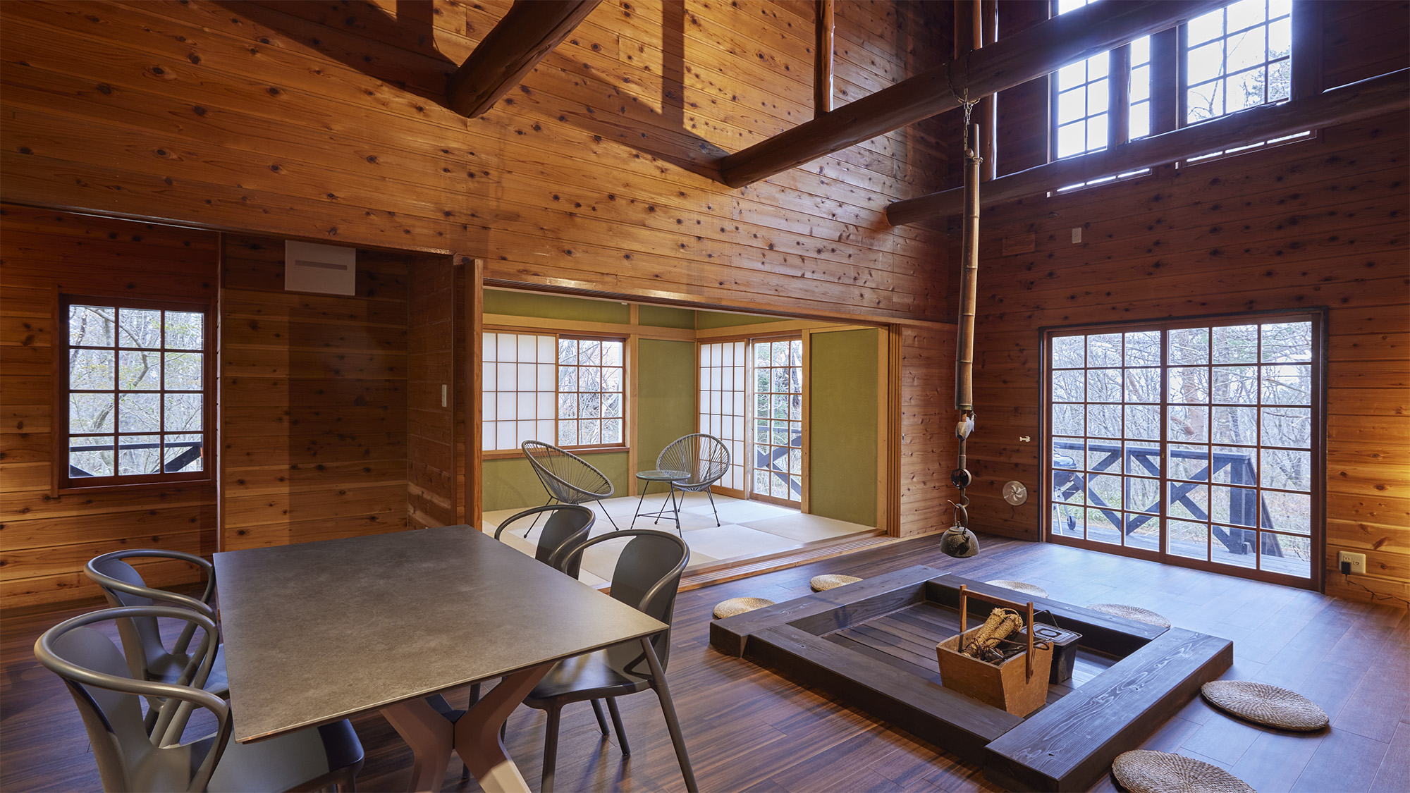 囲炉裏は実際にはご利用できません。