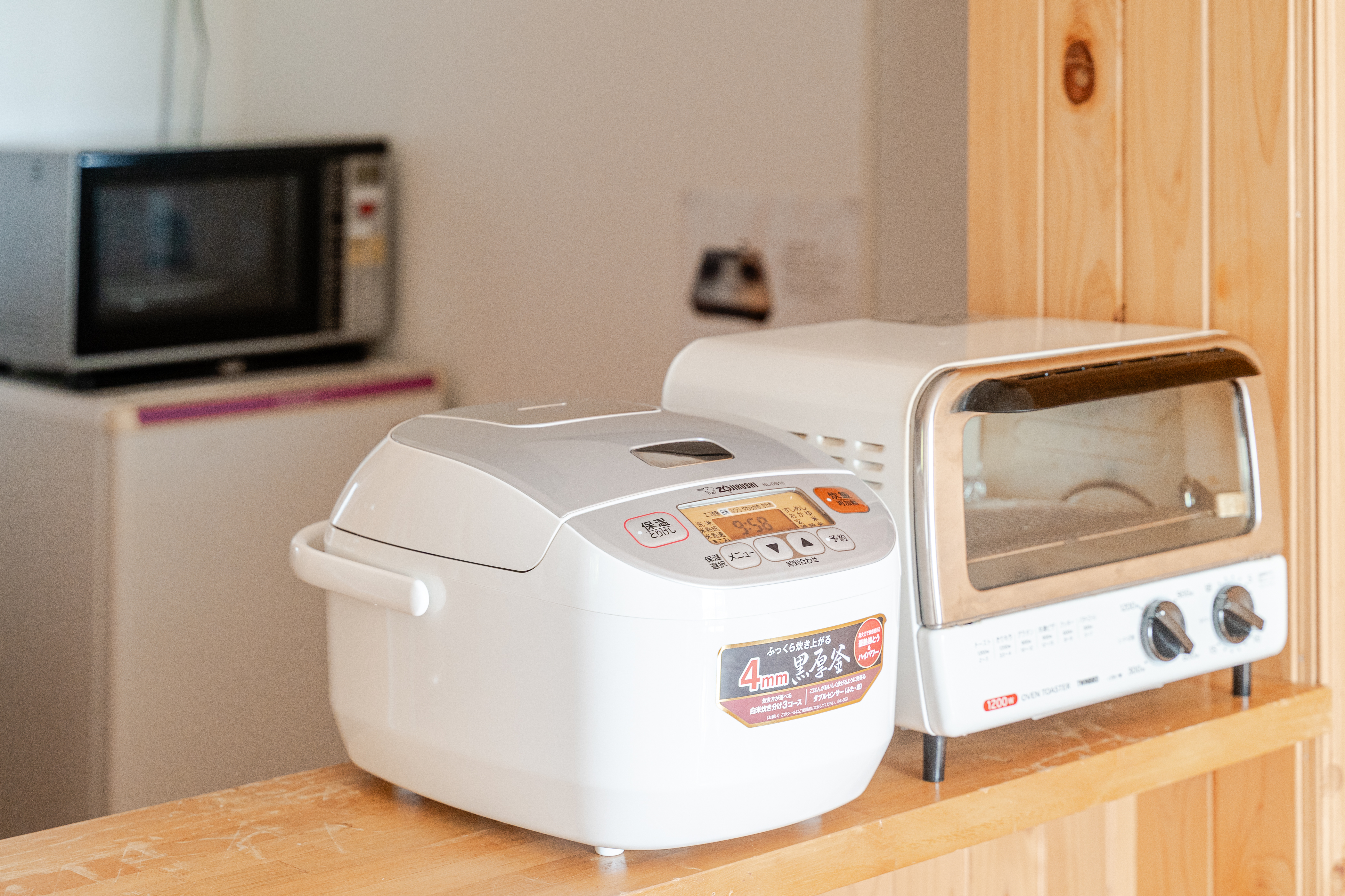 炊飯器＆トースター＆レンジがお部屋に置いていますので、長期の滞在でも快適に過ごすことができます。