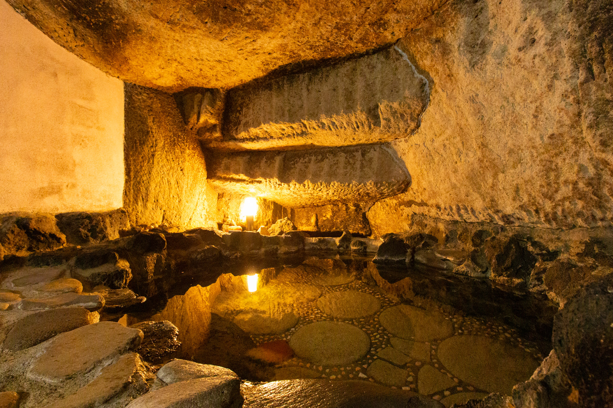 洞窟風呂（赤根の湯（男性））