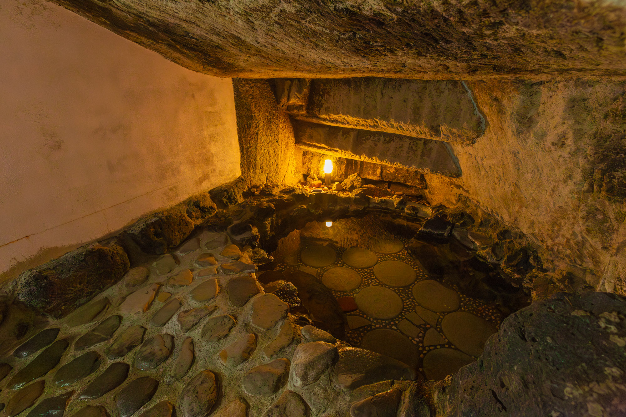 洞窟風呂（赤根の湯（男性））