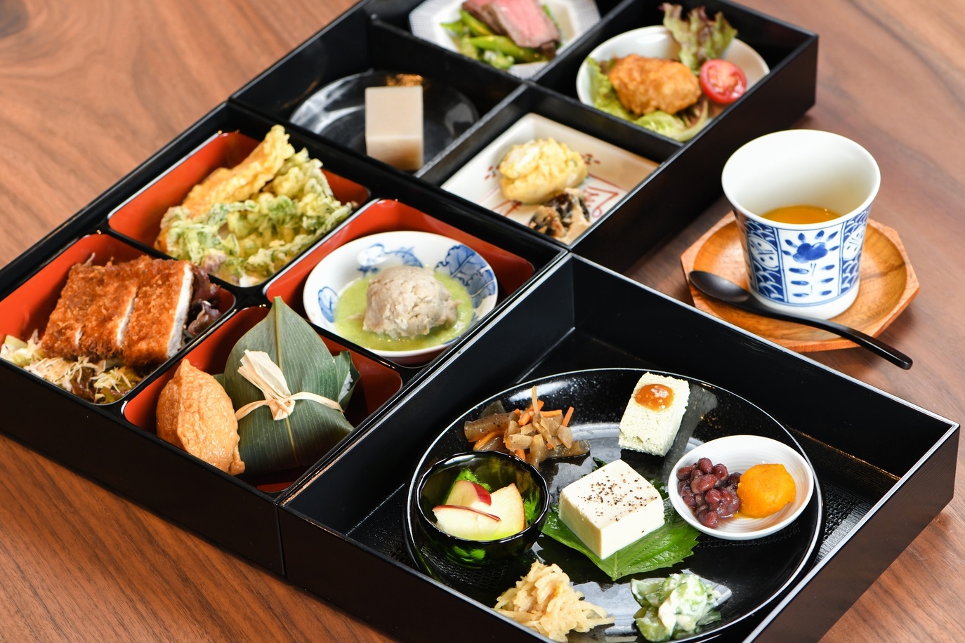 八ヶ岳西麓の隠れ里で過ごす古民家一棟貸し【郷土料理三段弁当デリバリー】夕朝食付きプラン