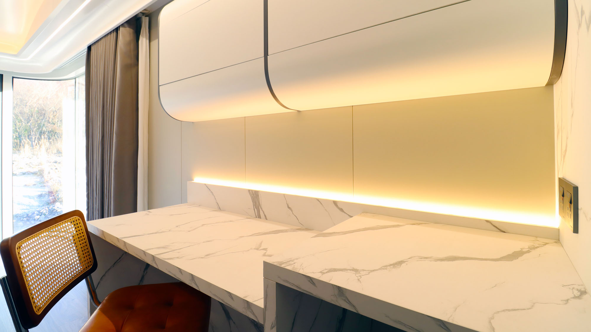 【E3】優しい明かりが、デスクを灯します