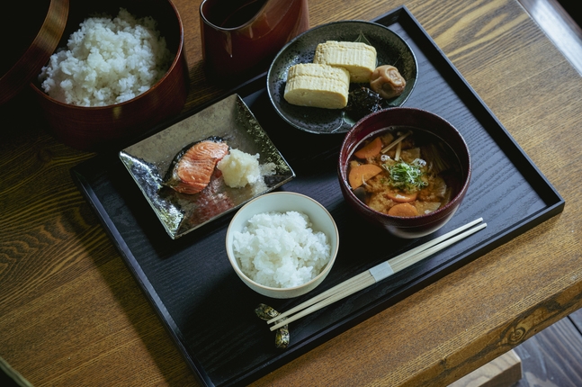 【朝食のみ】ダイニングで和食膳　くつろぎの滞在を