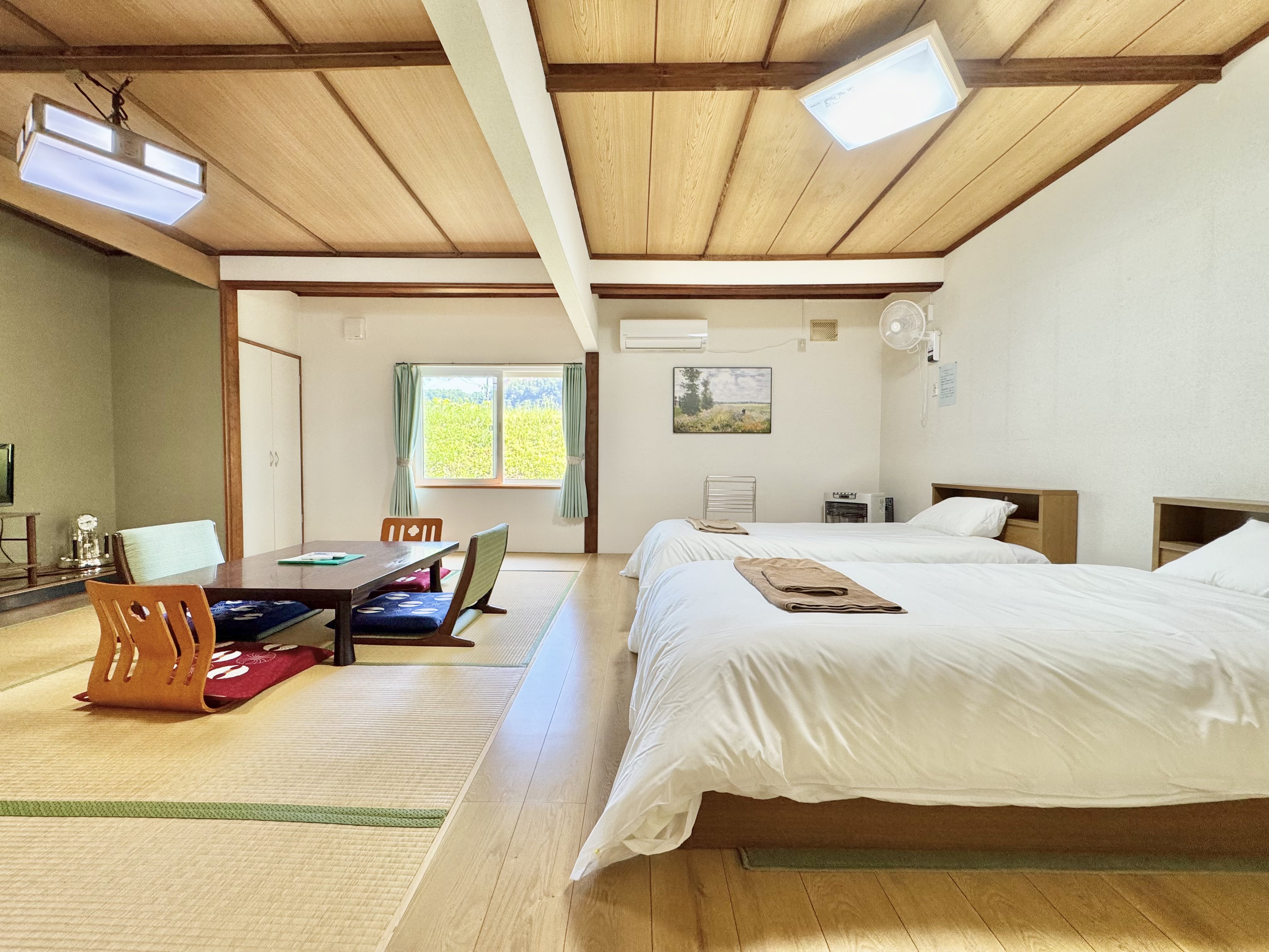 広々和洋室ファミリールーム（共用トイレ・6名様）