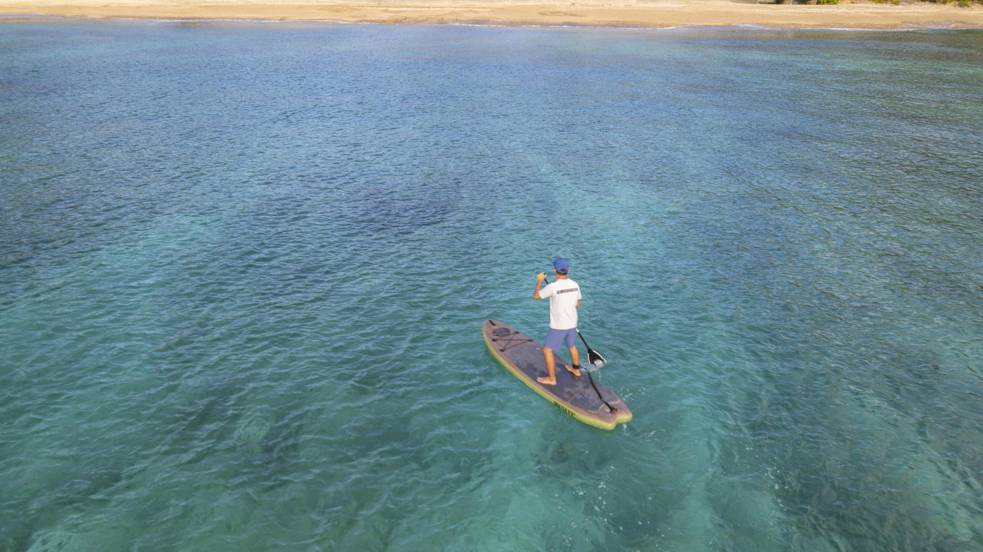 【SUP】透きとおる海の上を、風に乗るようにゆったりと進む時間。
