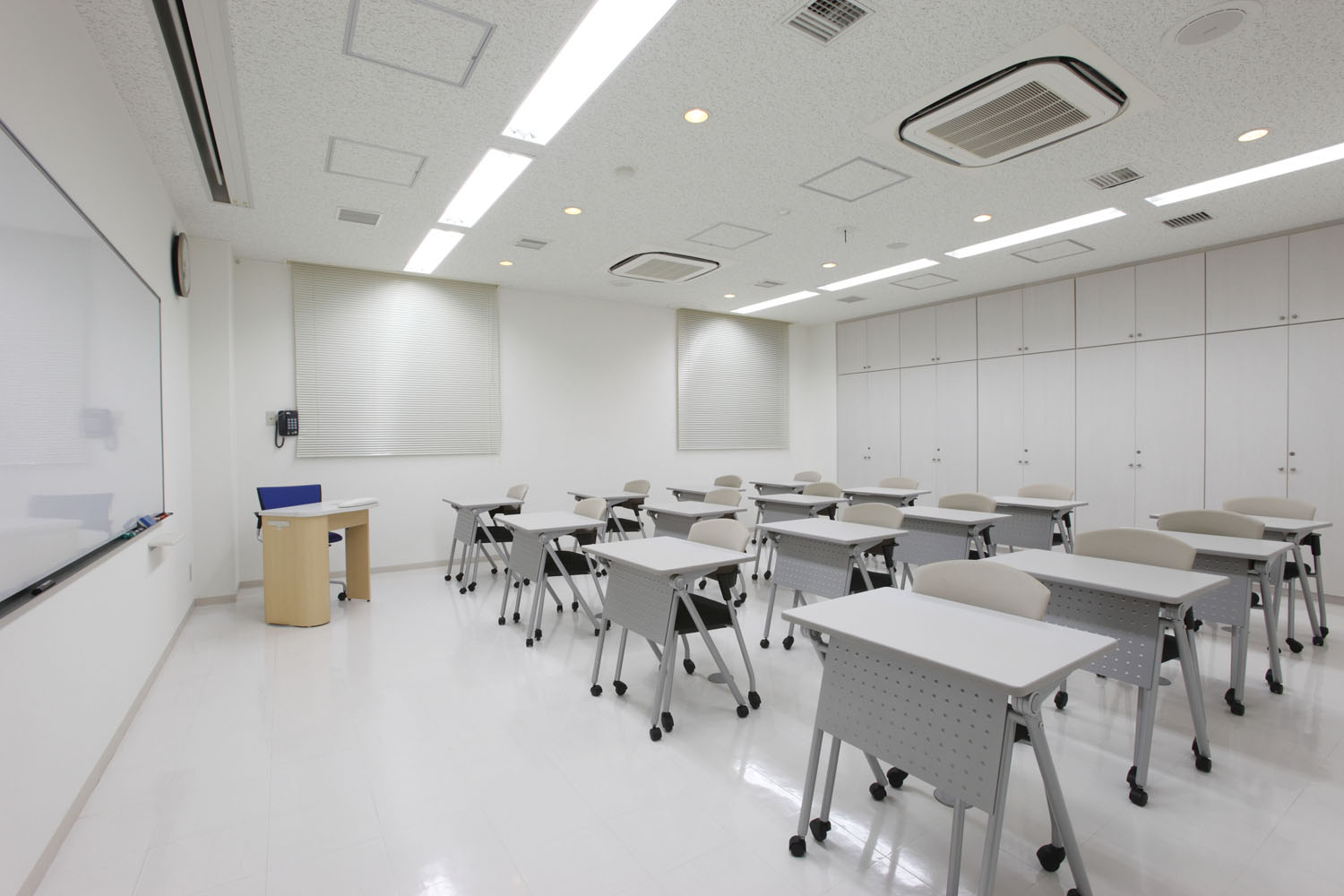 ミーティングルーム2