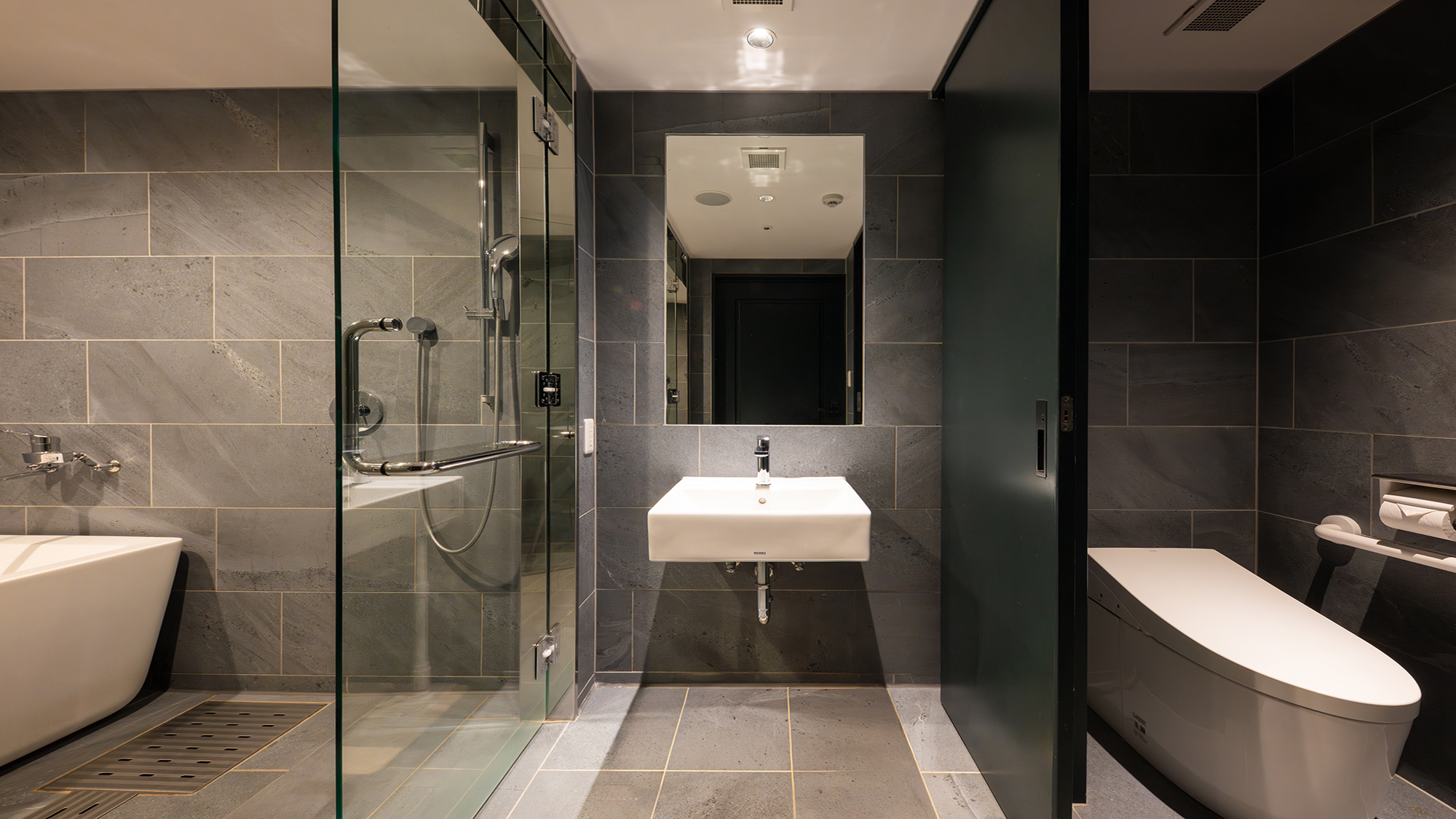 ベーシン ユニバーサル#204