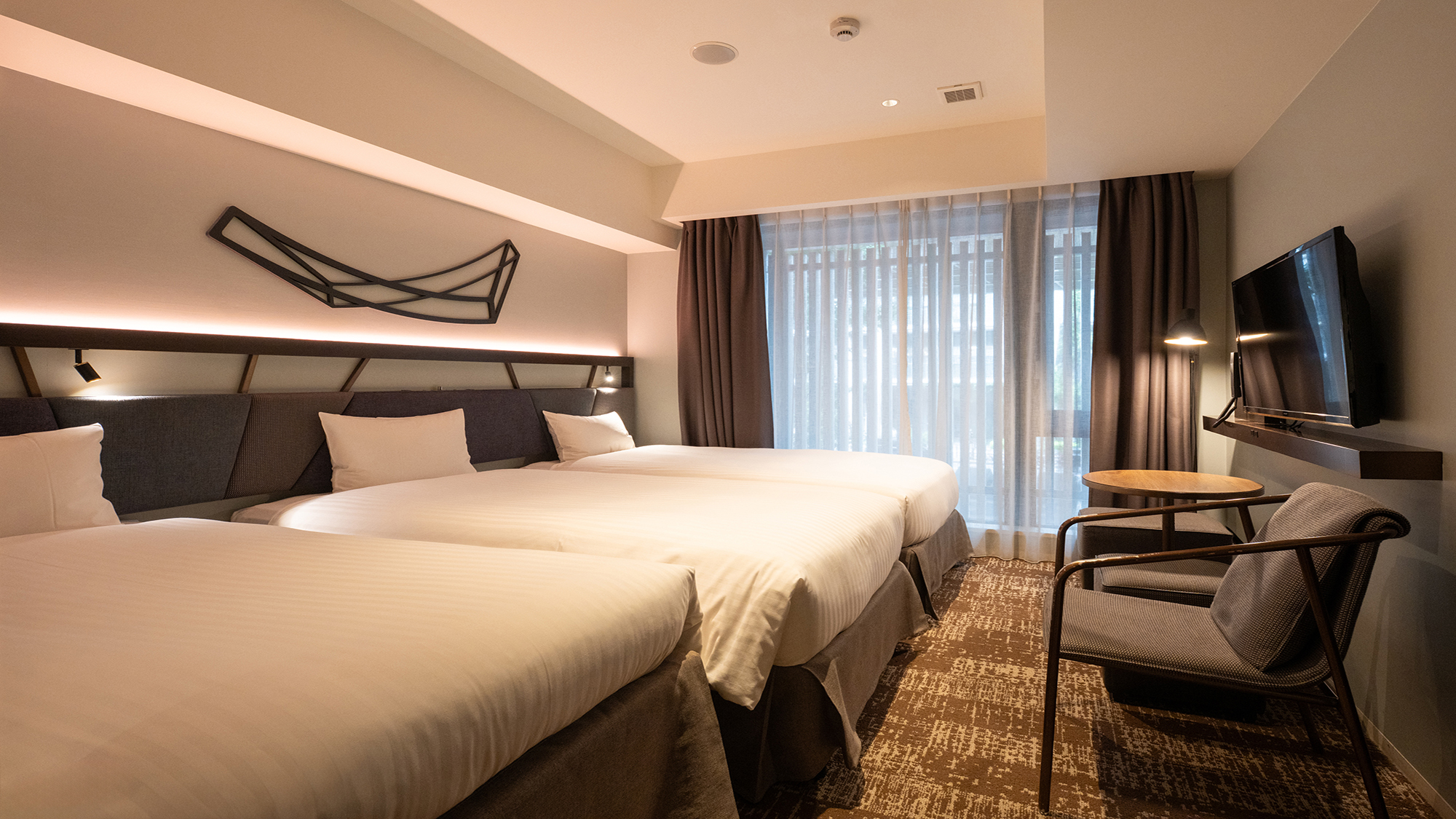 ユニバーサル(3ベッド)#204