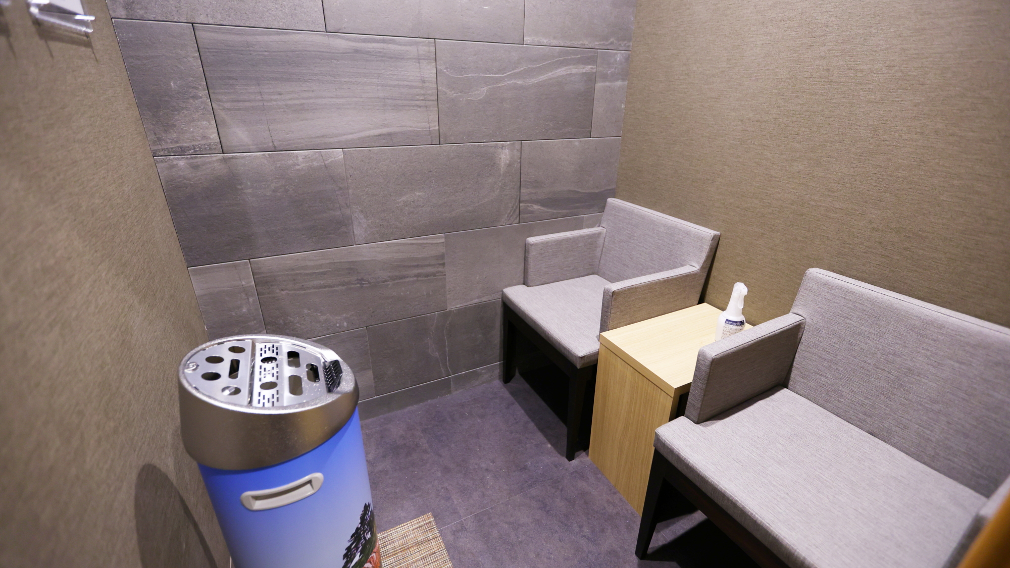 ◆喫煙ブース（1階、6階）