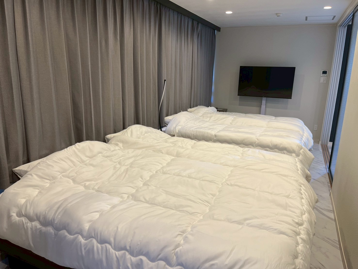 ベッドルーム（シングル4台）