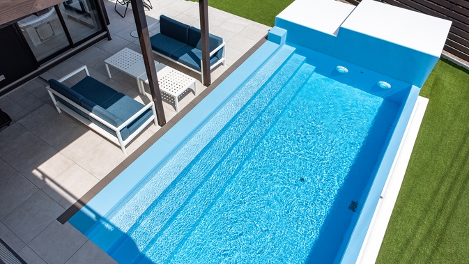 大型プライベートプールとサウナで楽しむベーシックプラン