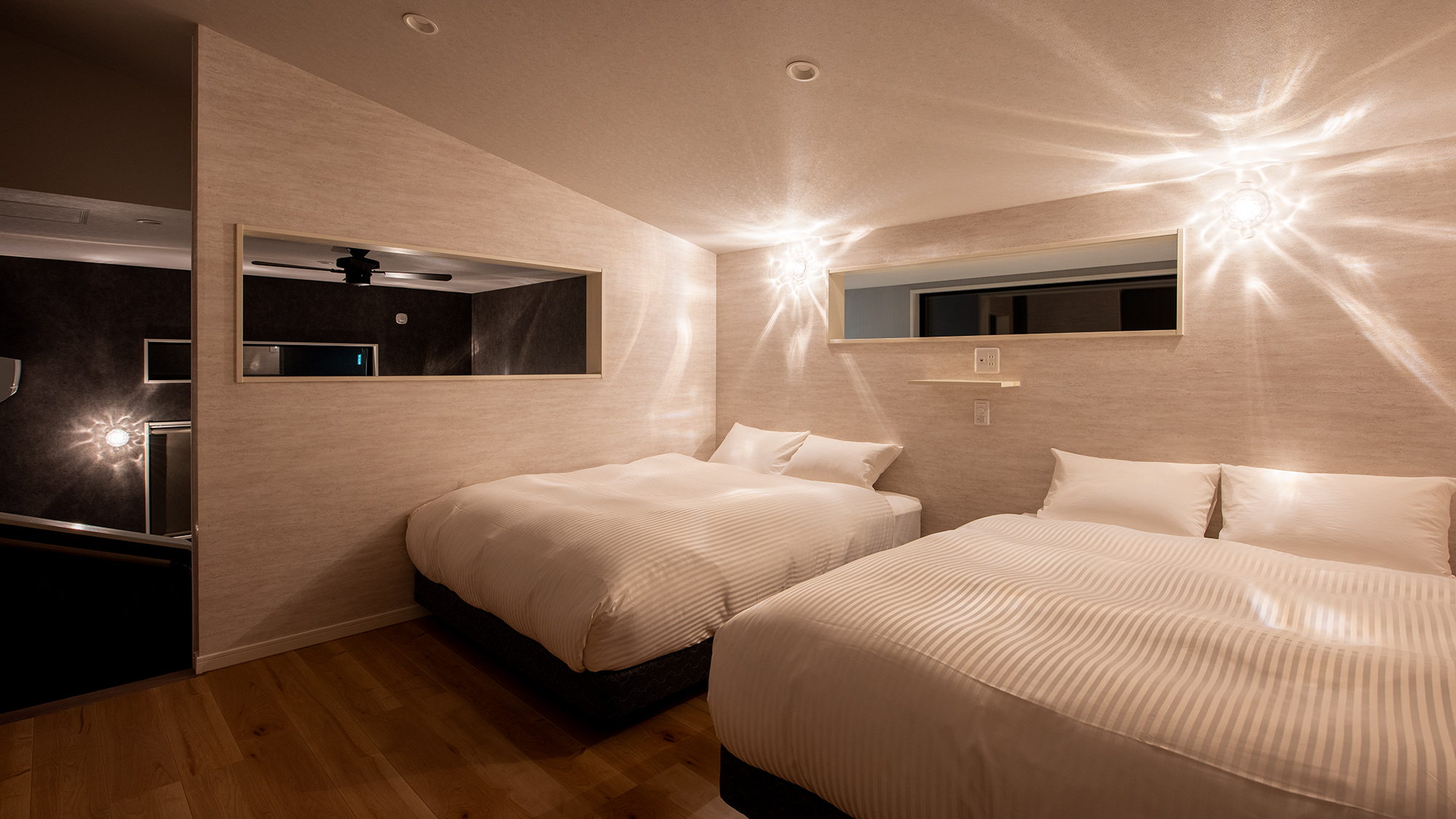 *【寝室（2.5階）】夜も落ち着いた雰囲気で心休まる空間に。