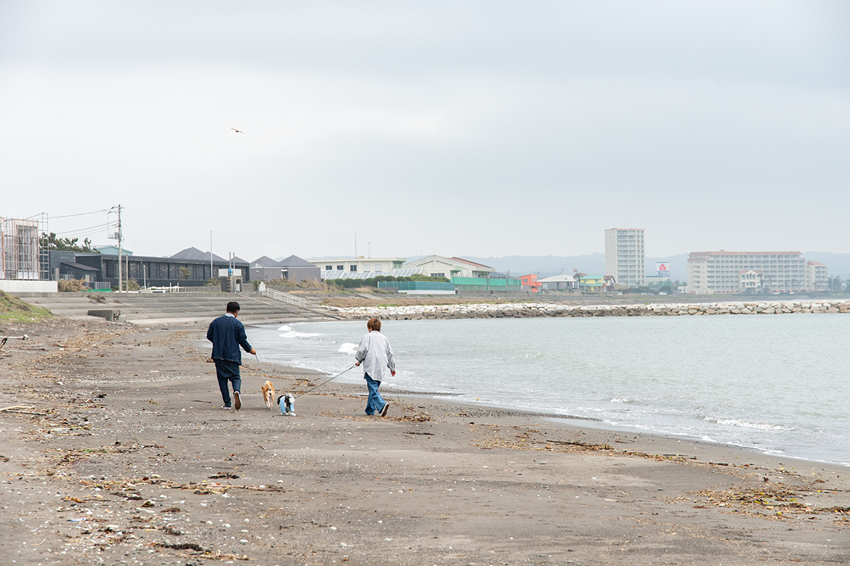 *【海辺の散歩】目の前に広がる海を感じながらのお散歩。