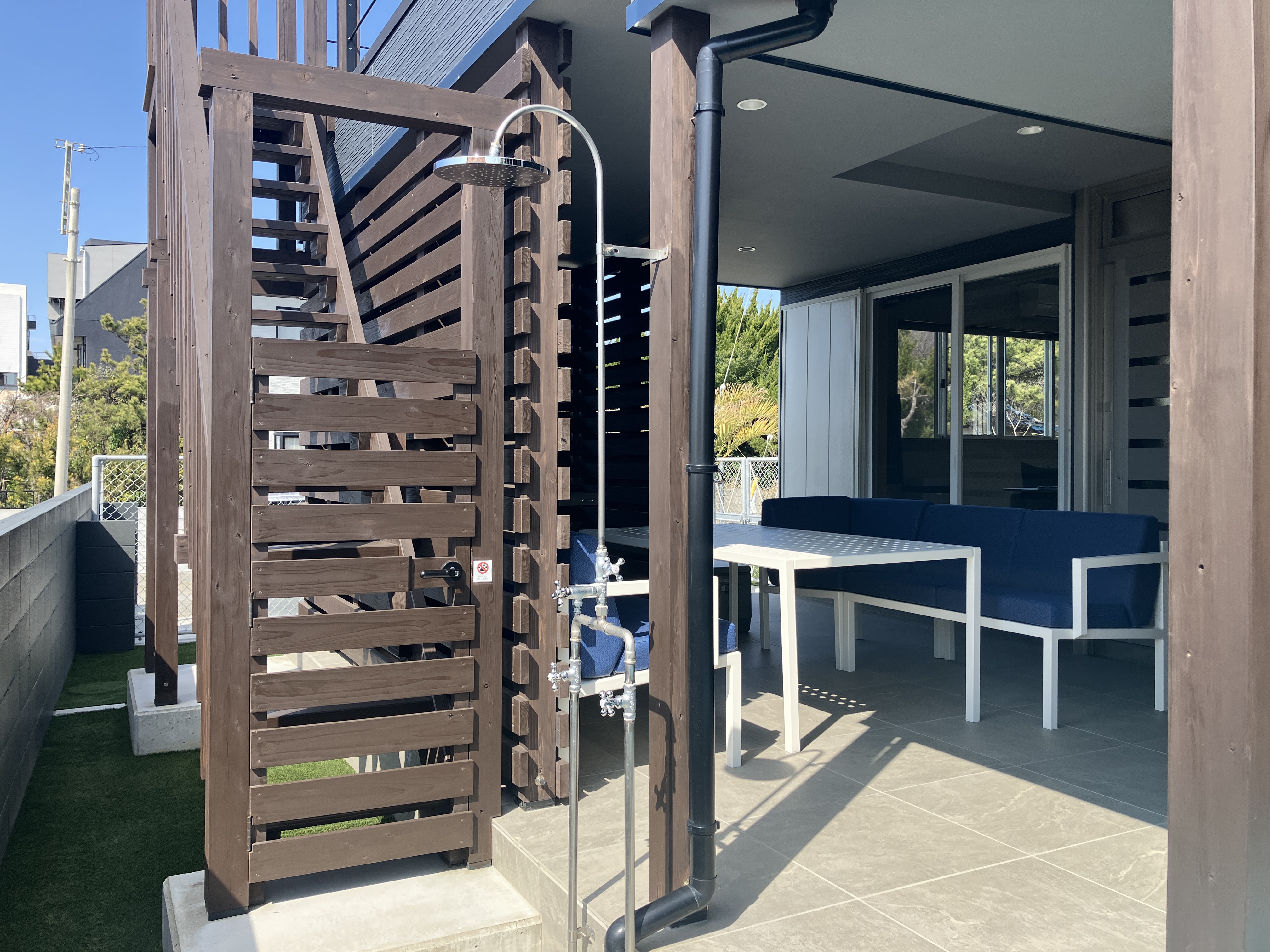 *【屋外設備】プールや外遊びの後に嬉しい便利なシャワースペース