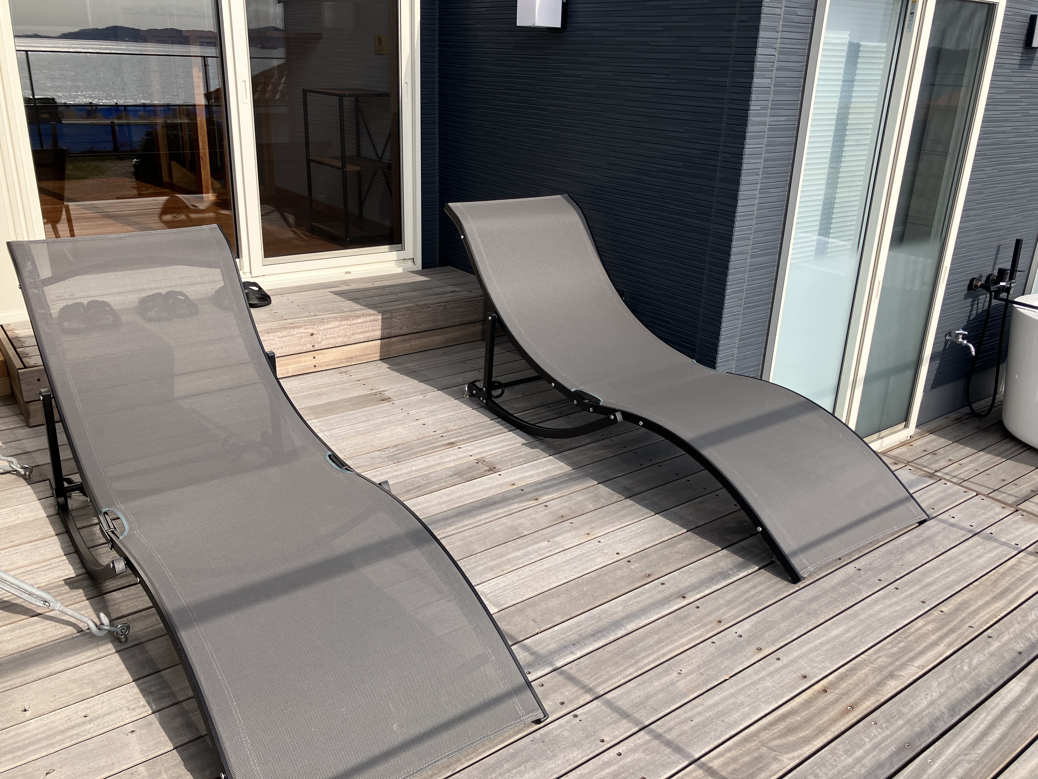 *【バルコニー（2階）】海風を感じながら寛げるプライベートバルコニーで至福時間